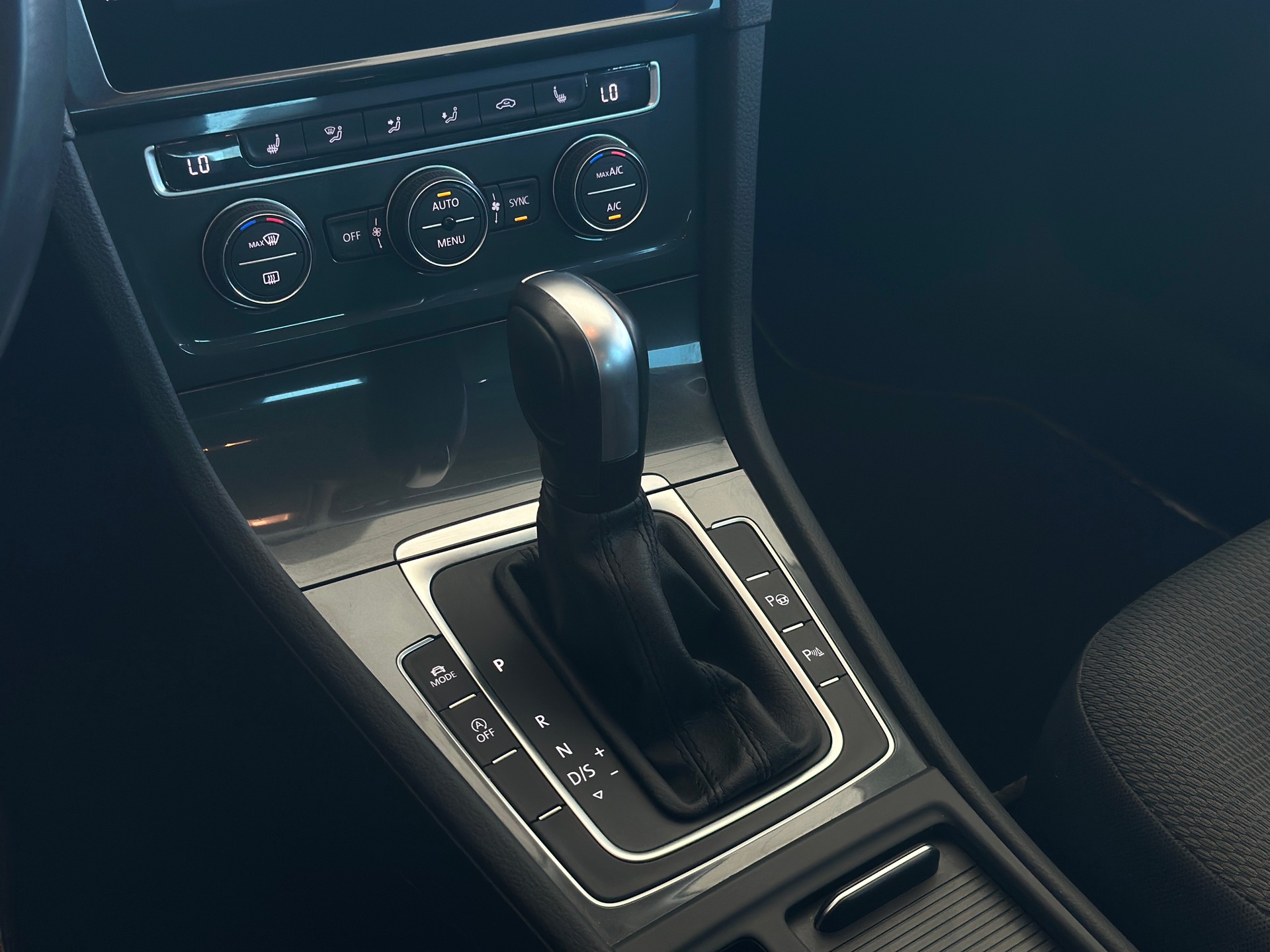 VW Golf Variant 1.5 TSI EVO Comfortline DSG-image-12