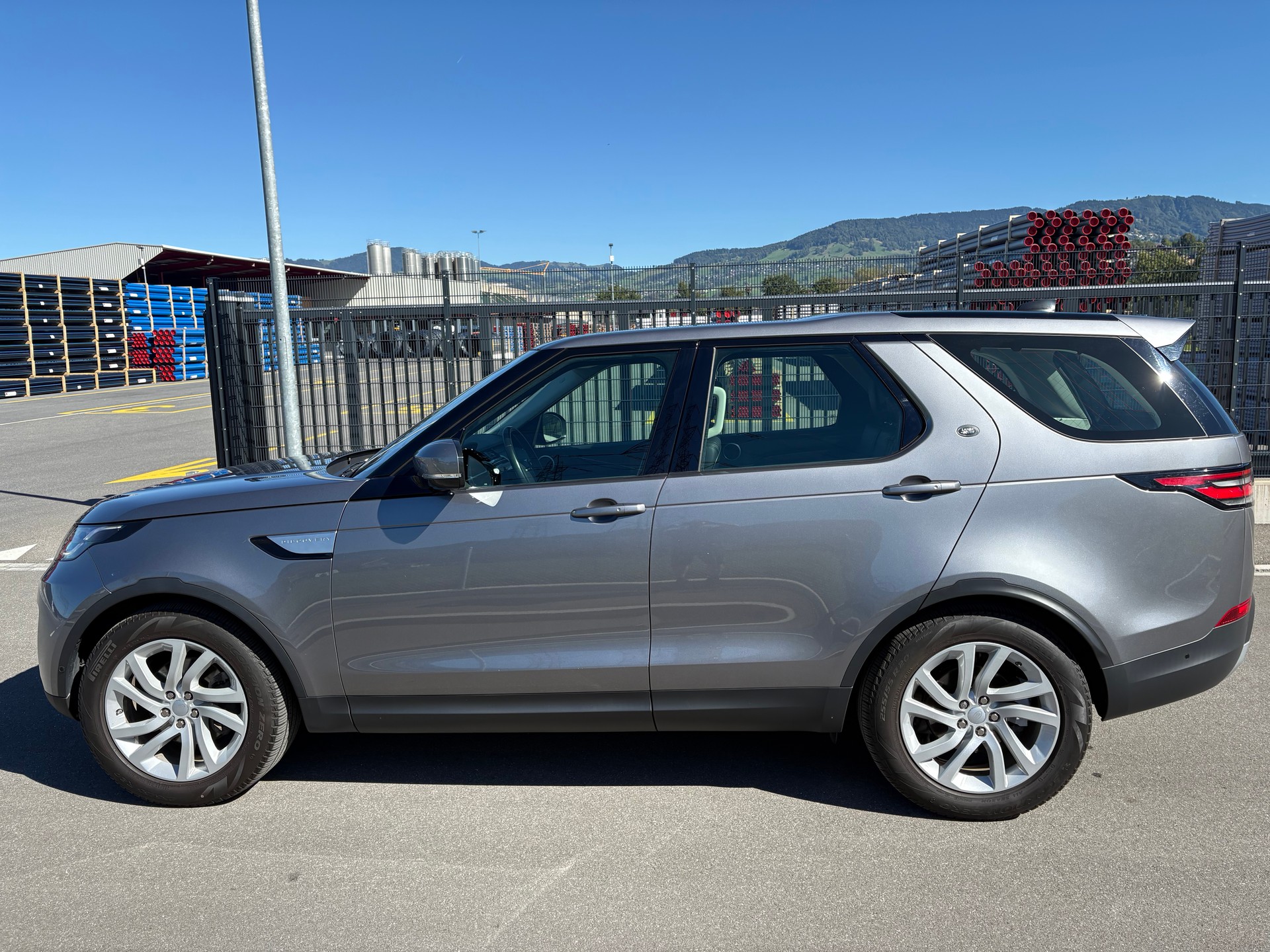 LAND ROVER Discovery 2.0 Si4 HSE Luxury Automatic-image-5