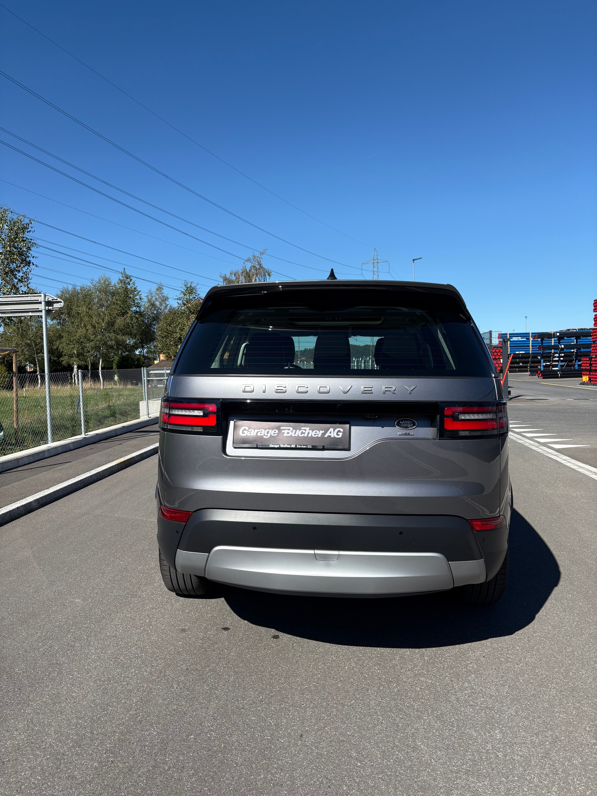 LAND ROVER Discovery 2.0 Si4 HSE Luxury Automatic-image-3