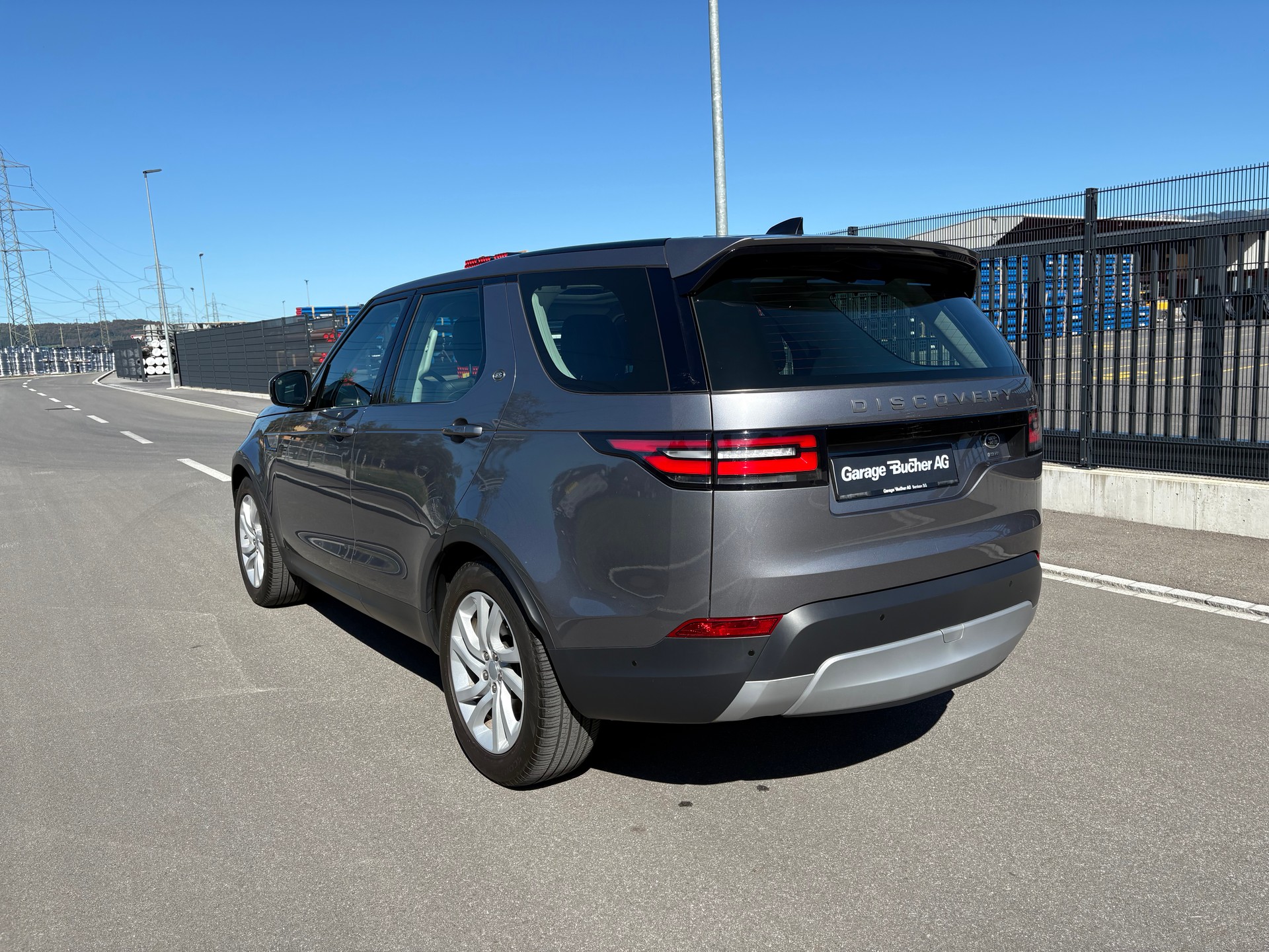 LAND ROVER Discovery 2.0 Si4 HSE Luxury Automatic-image-4