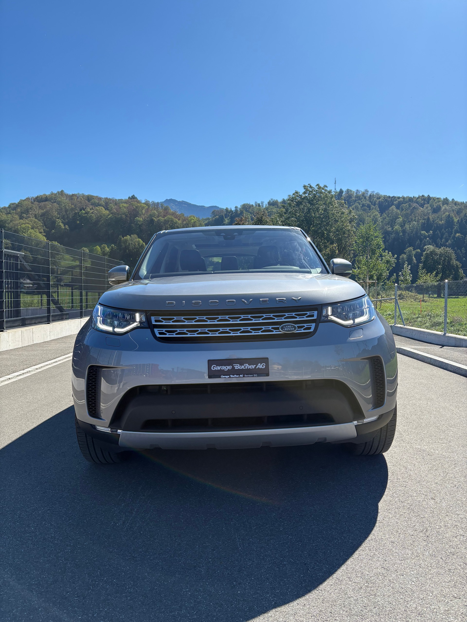 LAND ROVER Discovery 2.0 Si4 HSE Luxury Automatic-image-7