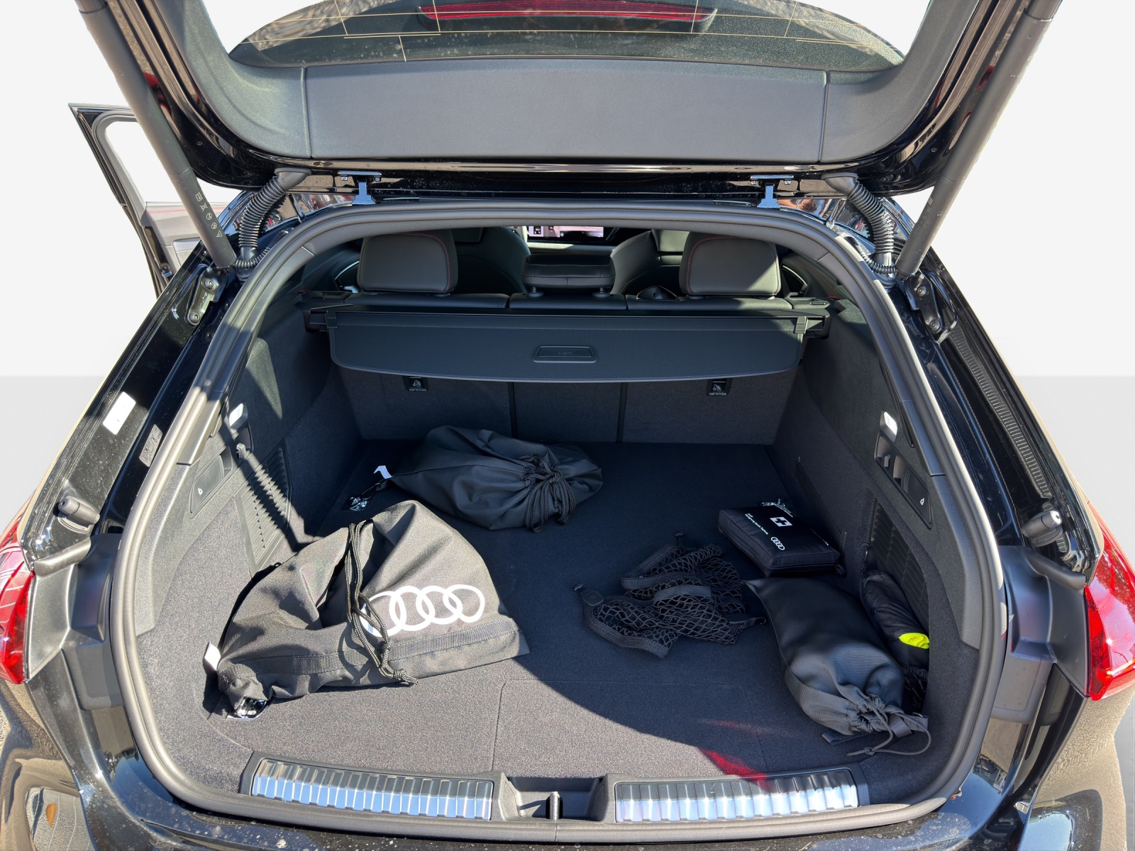 AUDI A5 Avant e-hybrid quattro 270 kW S tronic-image-12