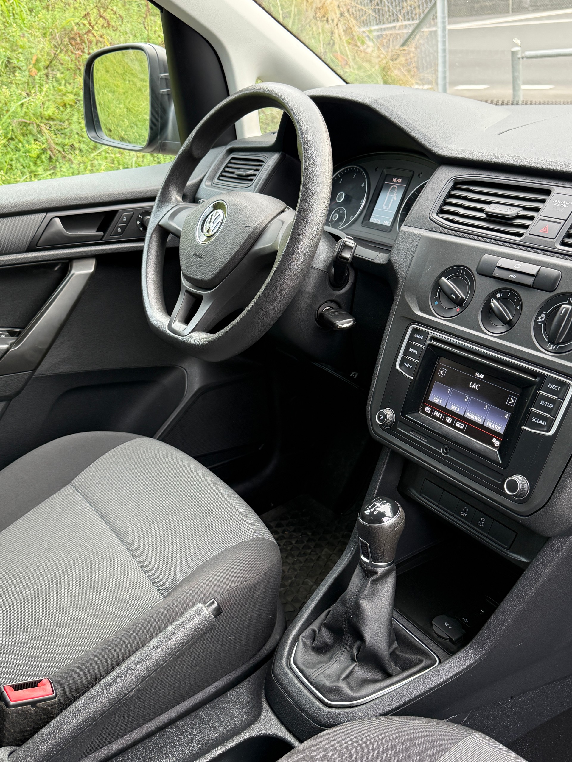 VW Caddy 2.0TDI 4Motion BlueMotion Technology-image-7