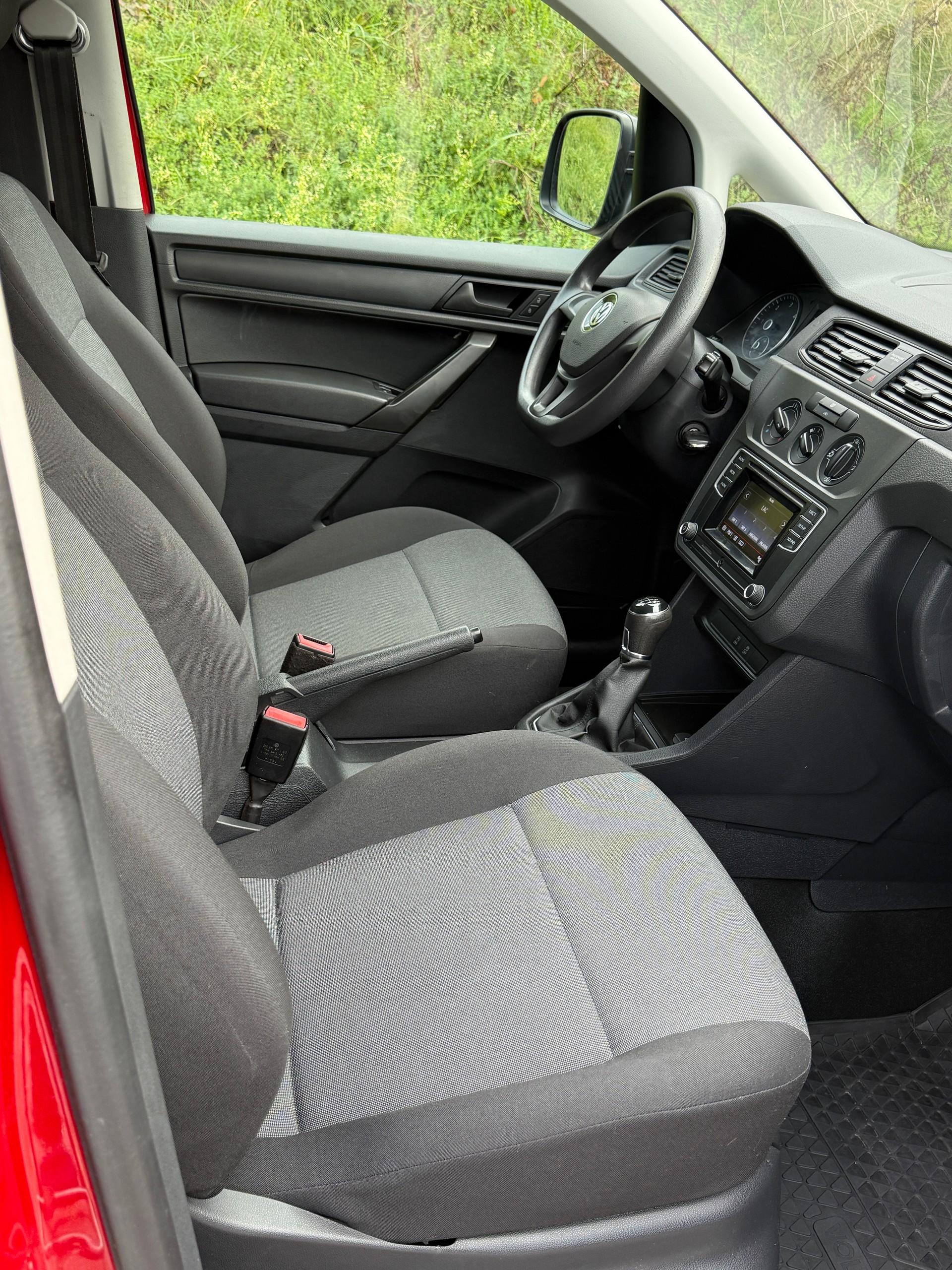 VW Caddy 2.0TDI 4Motion BlueMotion Technology-image-5