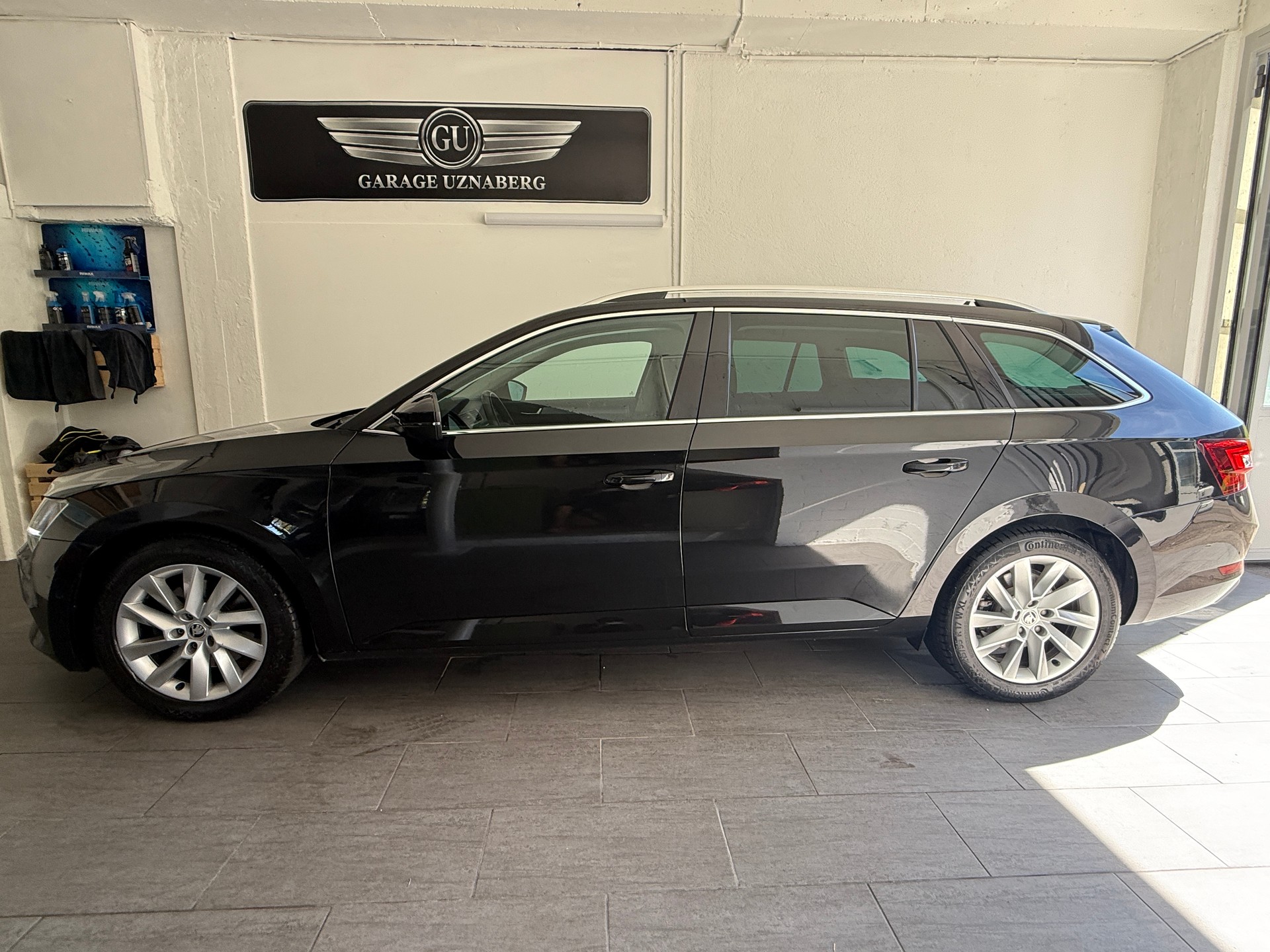 SKODA Superb Combi 2.0 TDi SportLine+ 4x4 DSG Ab 210. pro Monat-image-1