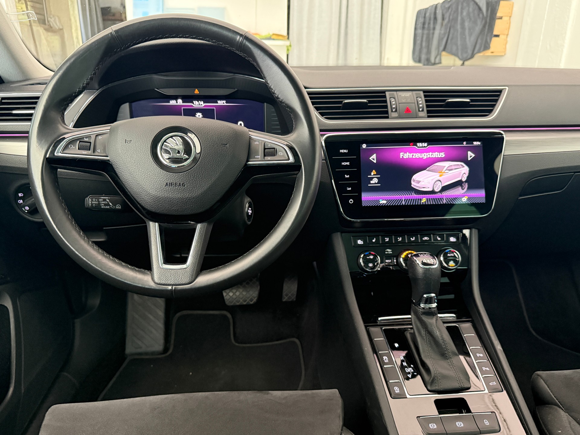 SKODA Superb Combi 2.0 TDi SportLine+ 4x4 DSG Ab 210. pro Monat-image-13