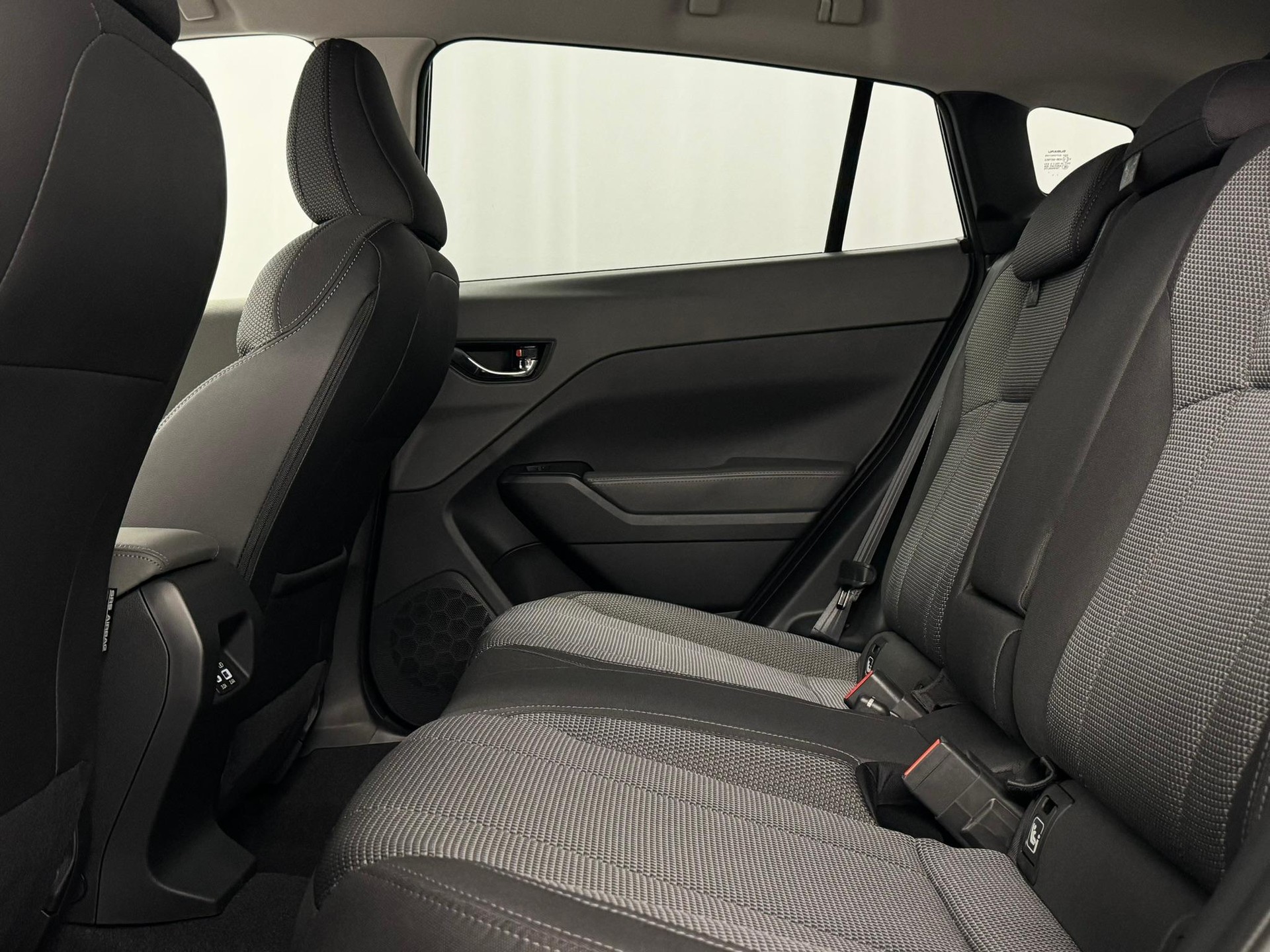 SUBARU Crosstrek 2.0i e-Boxer Swiss Plus-image-8
