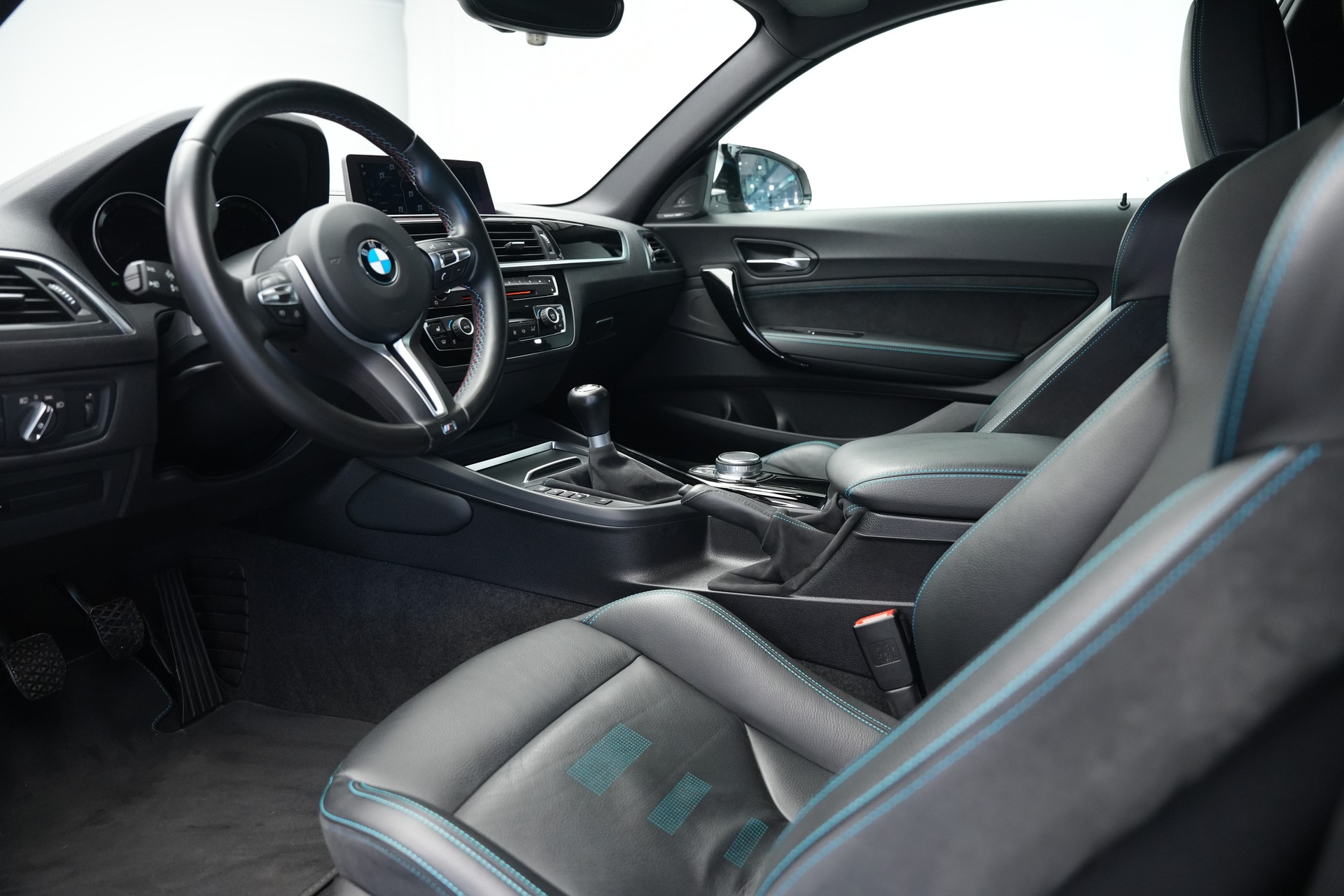 BMW M2 Competition *Schaltgetriebe* *CH-Fahrzeug*-image-9