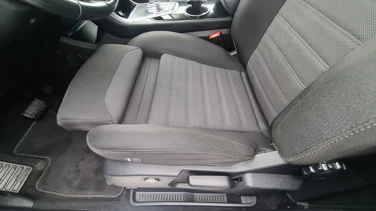 FORD S-Max 2.0 TDCi Titanium Automatic ** Gr-Navi ** RF-Kamera ** Totwinkel-Assistent ** Sitzheizung ** Anh-Kupplung ** Ab MFK **-image-19