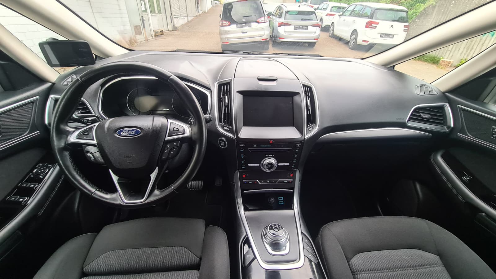FORD S-Max 2.0 TDCi Titanium Automatic ** Gr-Navi ** RF-Kamera ** Totwinkel-Assistent ** Sitzheizung ** Anh-Kupplung ** Ab MFK **-image-15