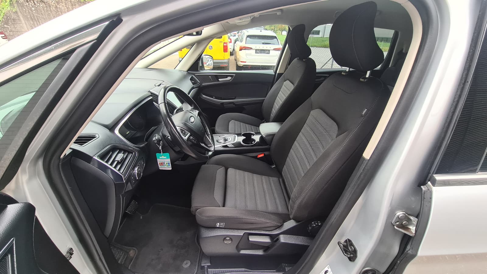 FORD S-Max 2.0 TDCi Titanium Automatic ** Gr-Navi ** RF-Kamera ** Totwinkel-Assistent ** Sitzheizung ** Anh-Kupplung ** Ab MFK **-image-17