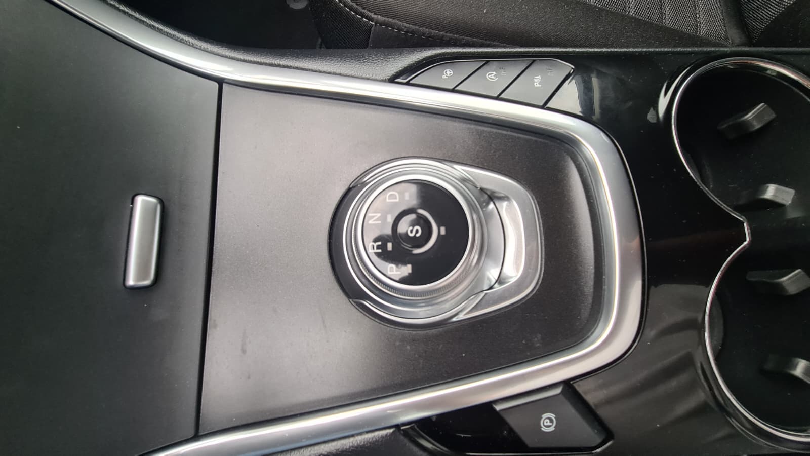 FORD S-Max 2.0 TDCi Titanium Automatic ** Gr-Navi ** RF-Kamera ** Totwinkel-Assistent ** Sitzheizung ** Anh-Kupplung ** Ab MFK **-image-12