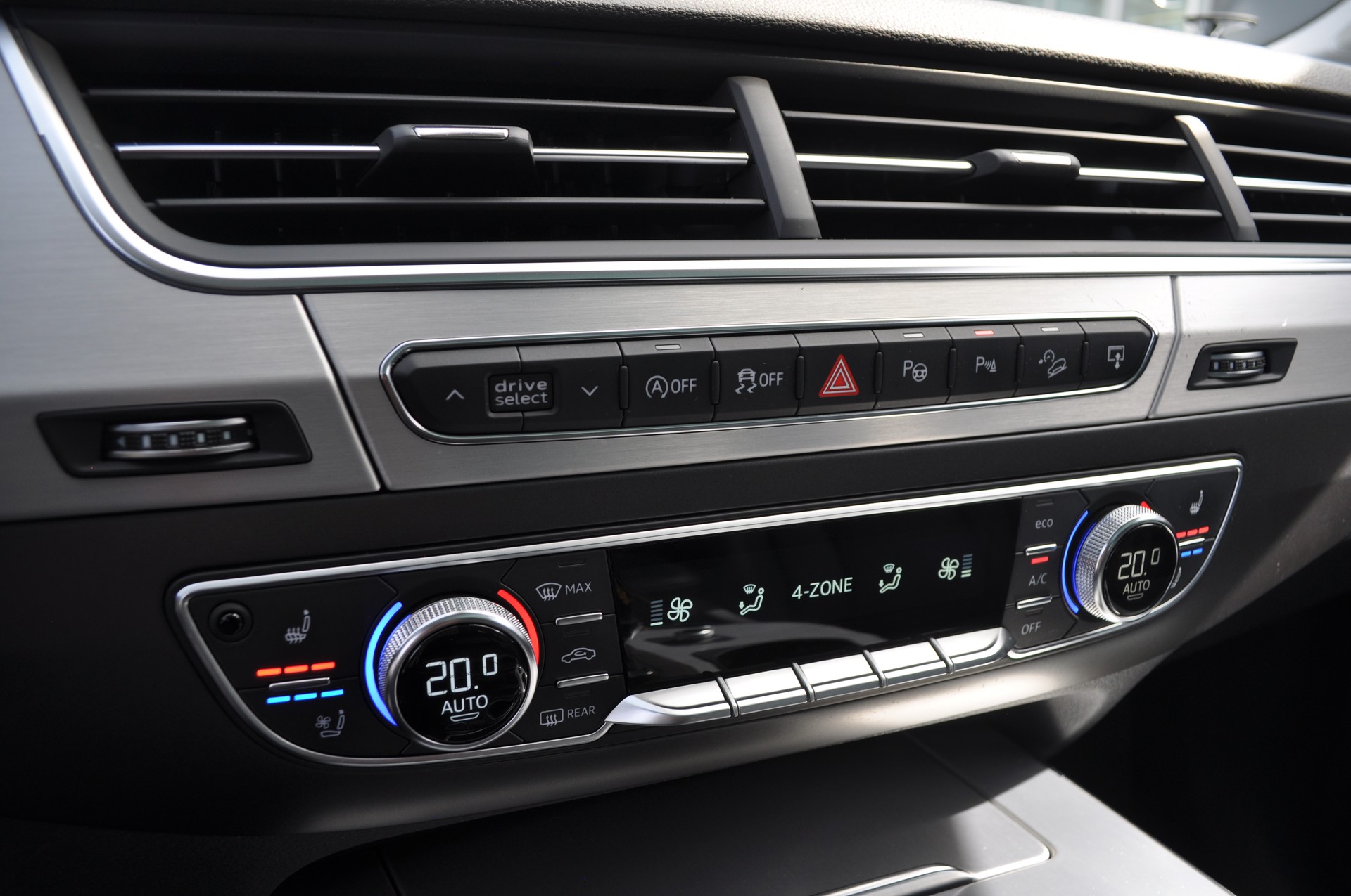AUDI Q7 3.0 TDI quattro-image-12