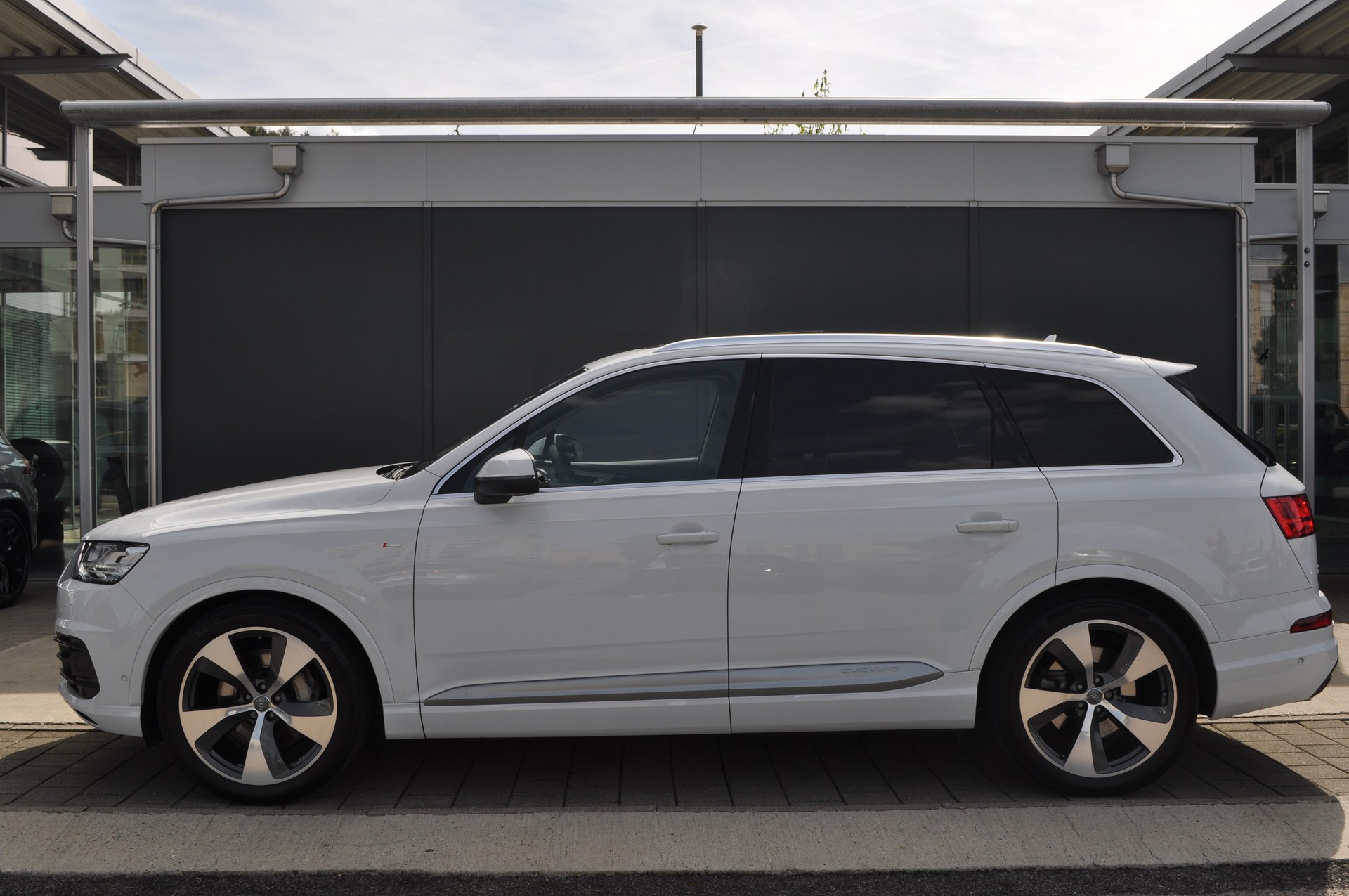 AUDI Q7 3.0 TDI quattro-image-2