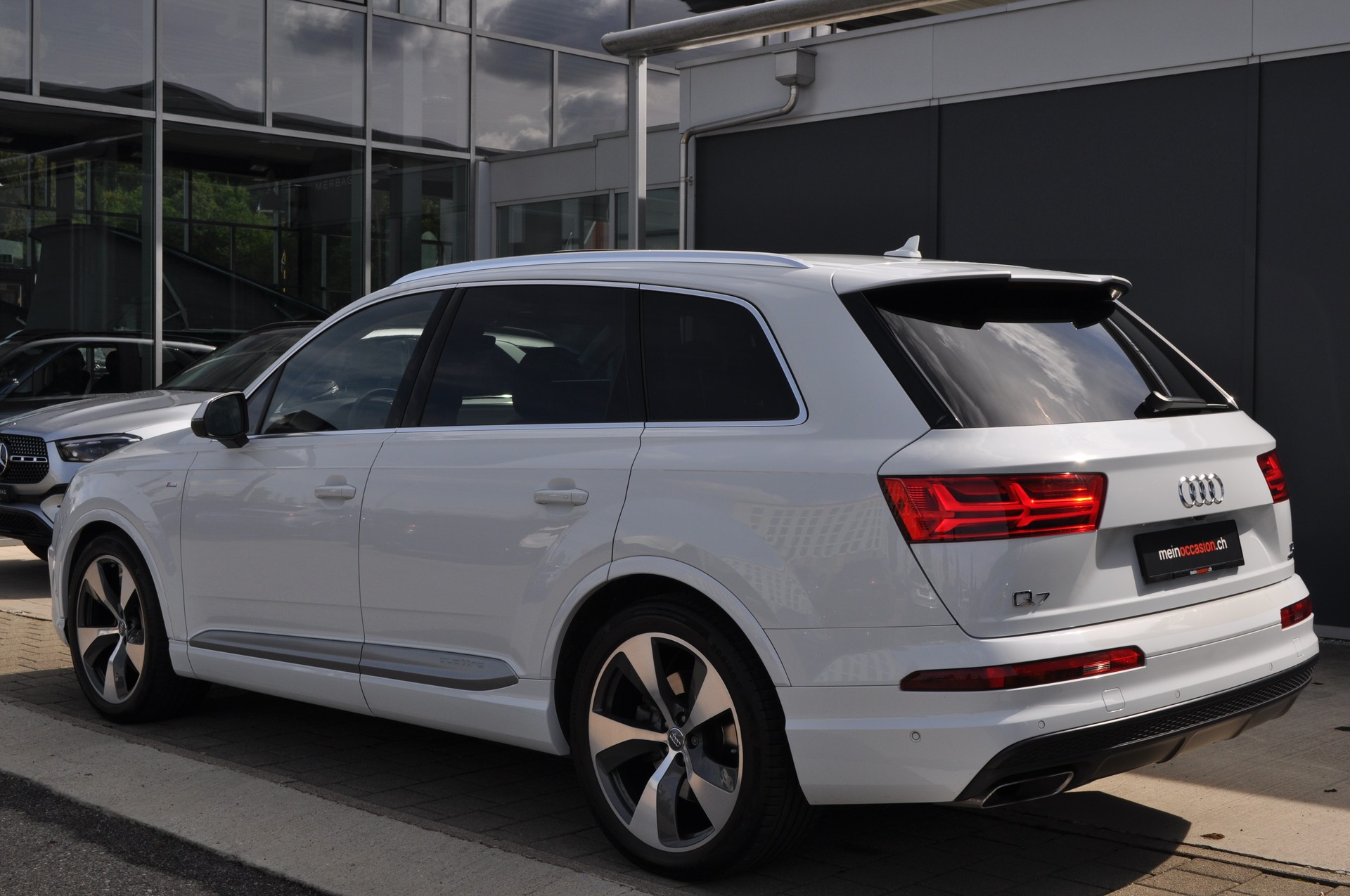 AUDI Q7 3.0 TDI quattro-image-3