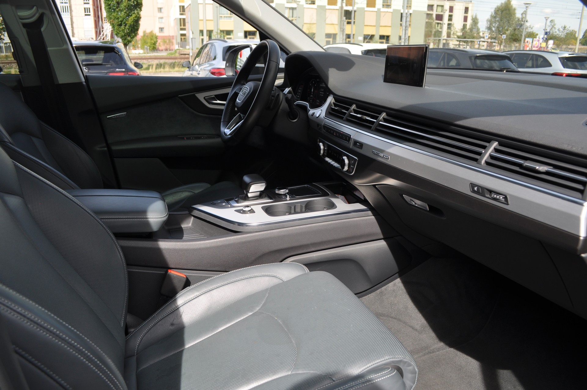 AUDI Q7 3.0 TDI quattro-image-6