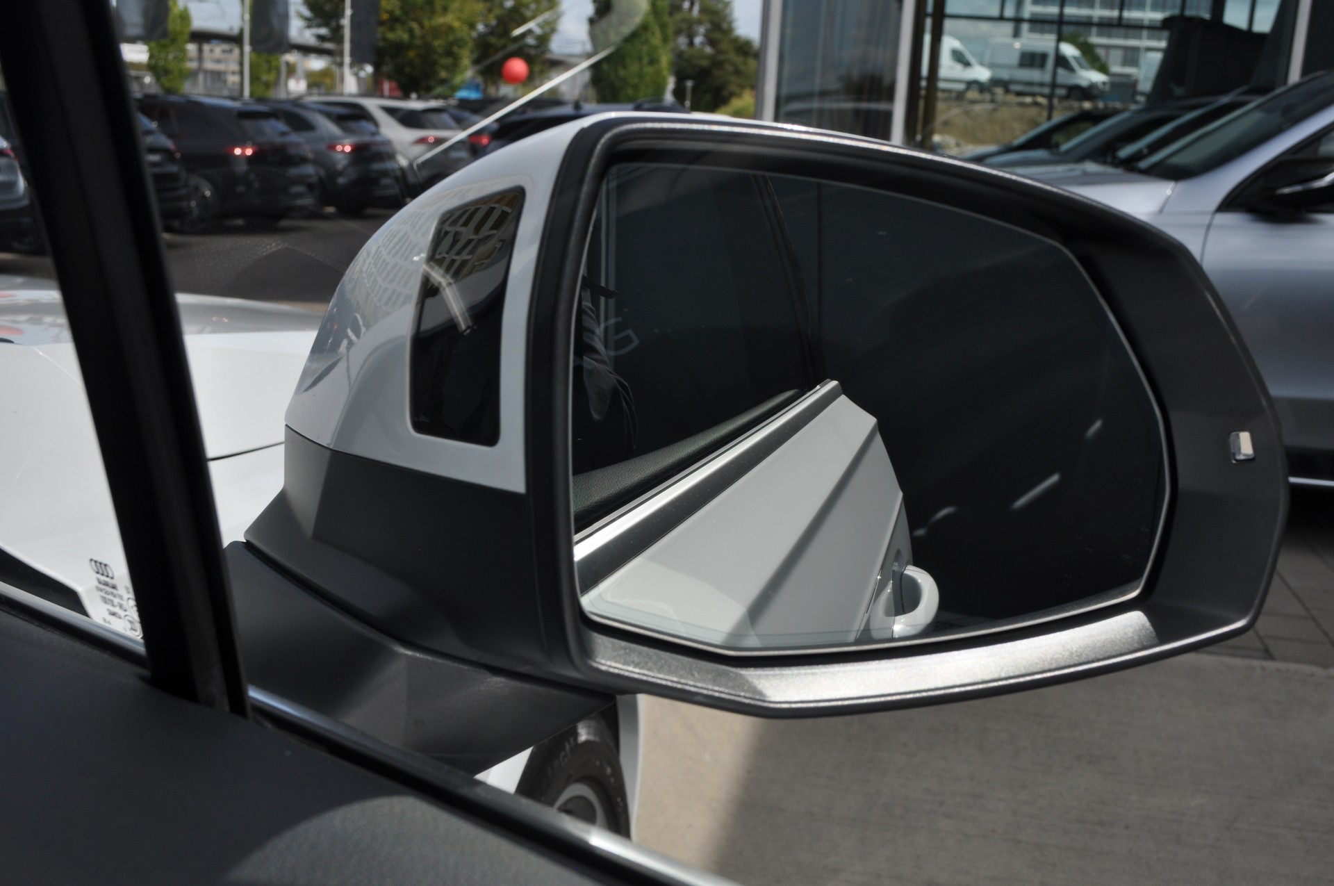 AUDI Q7 3.0 TDI quattro-image-24