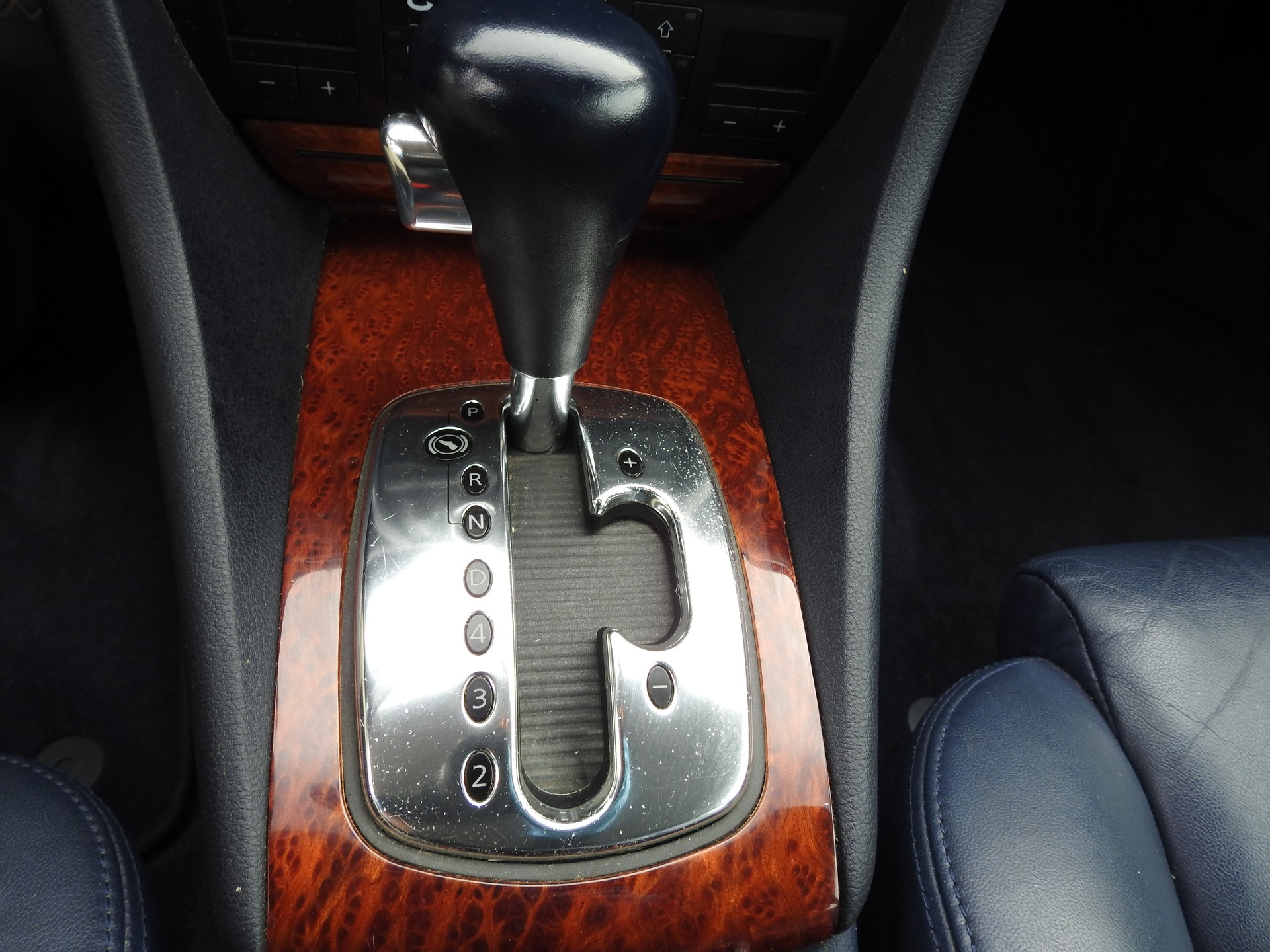 AUDI A6 4.2 quattro Ambition tiptronic-image-22