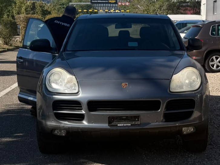 PORSCHE Cayenne S-image-1