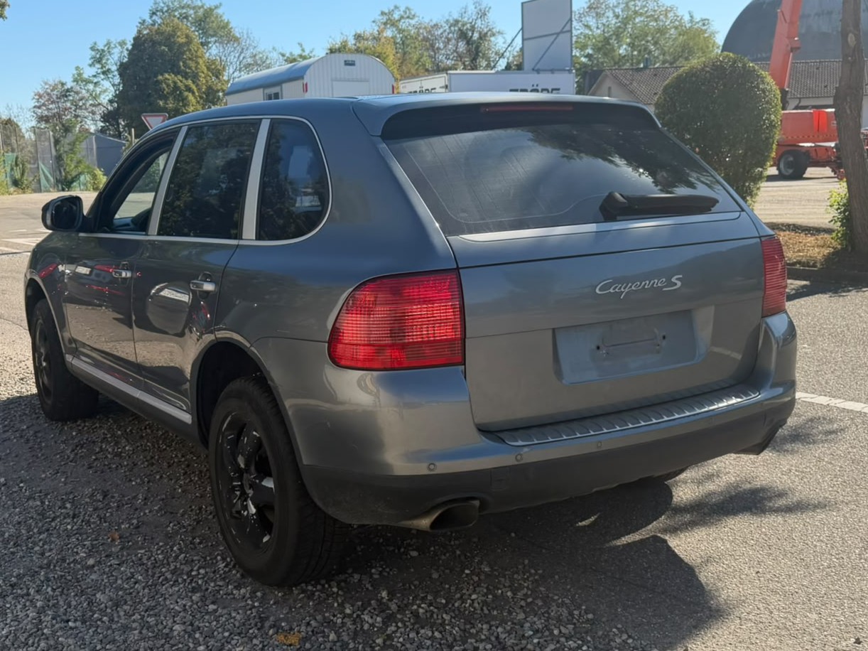 PORSCHE Cayenne S-image-3