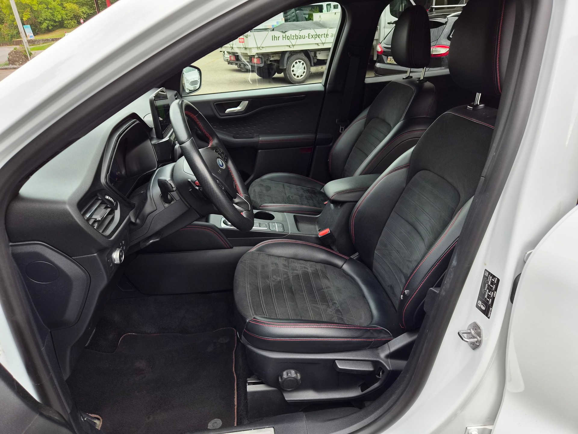 FORD Kuga 2.0 TDCi EcoBlue ST-Line 4WD Automat-image-9