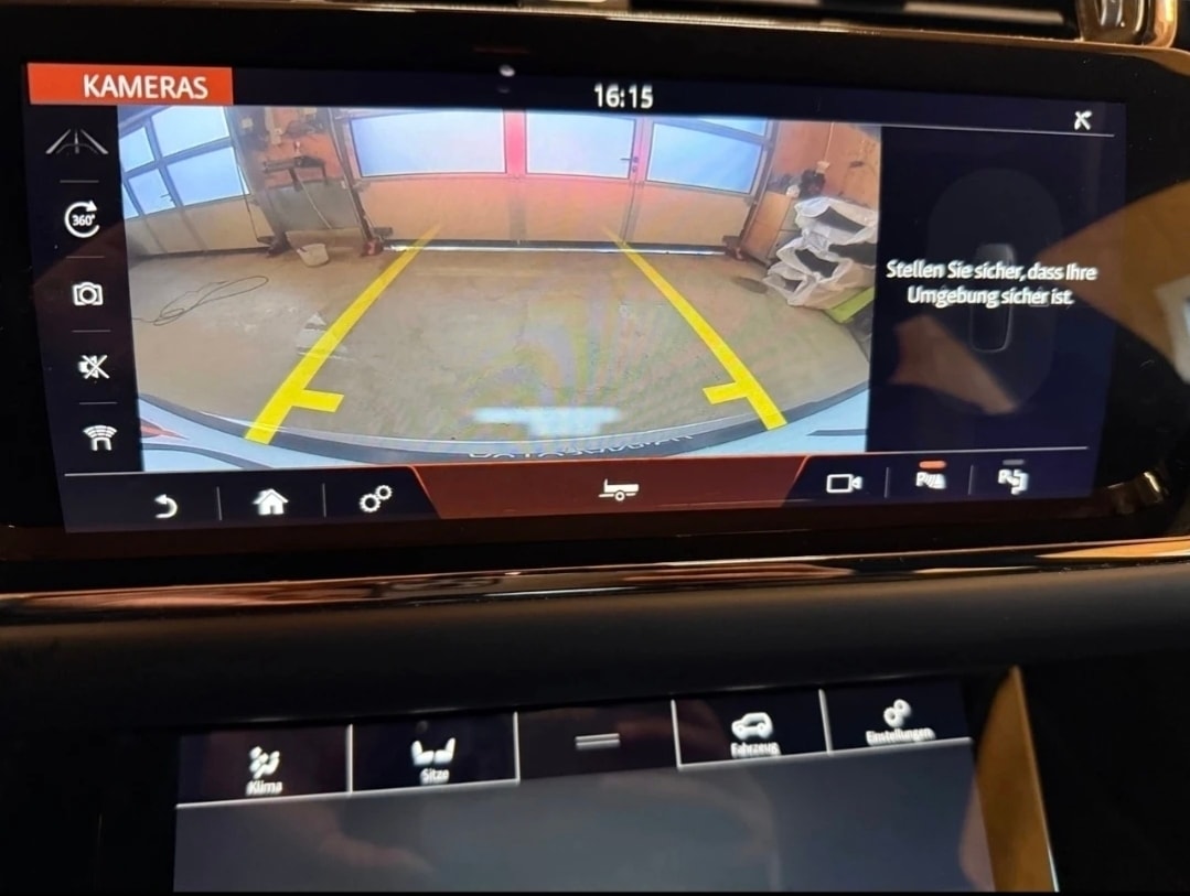LAND ROVER Range Rover Evoque R-Dynamic P 300 HSE AT9-image-13