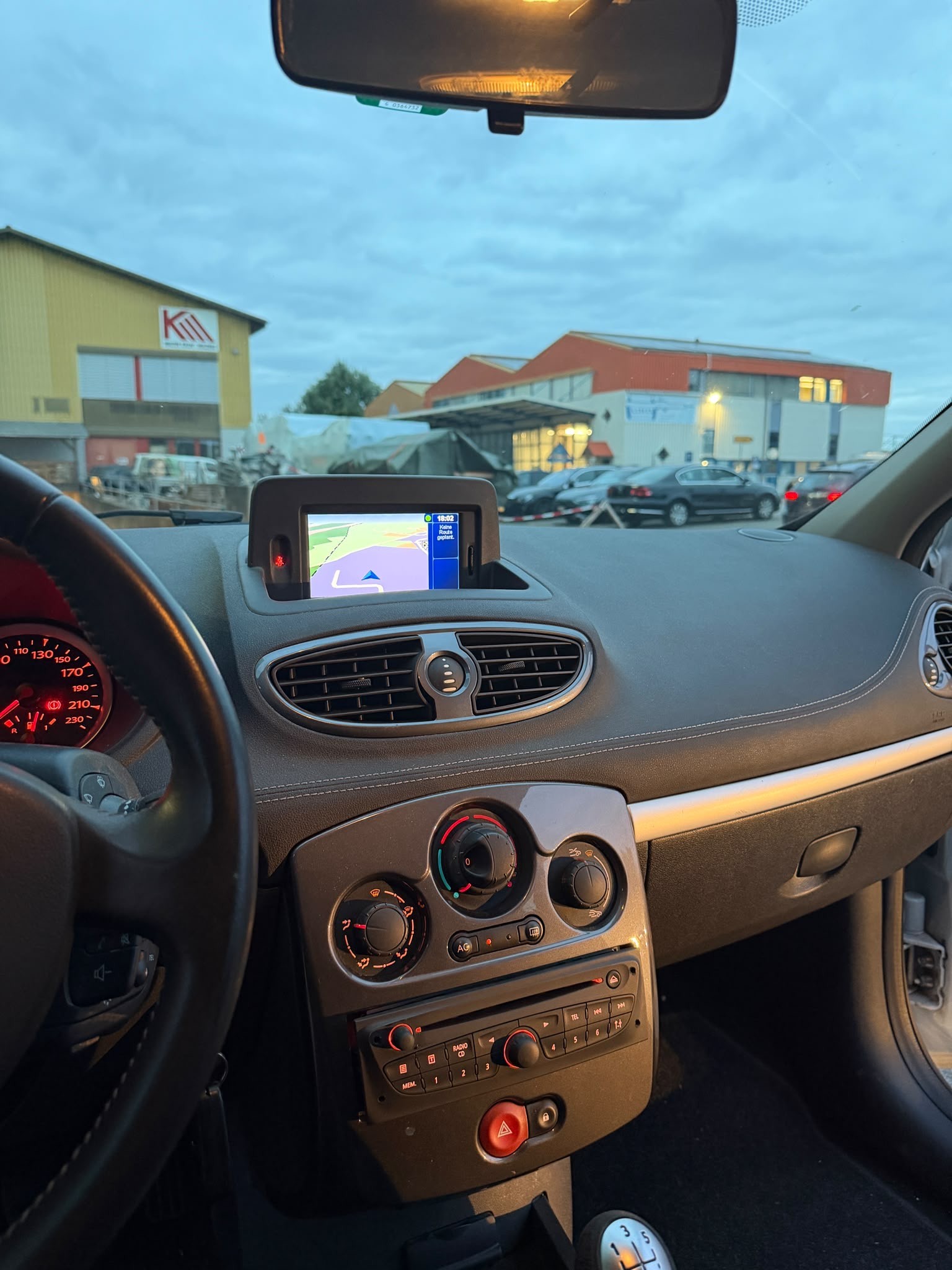 RENAULT Clio 1.2 16V Turbo Expression-image-9