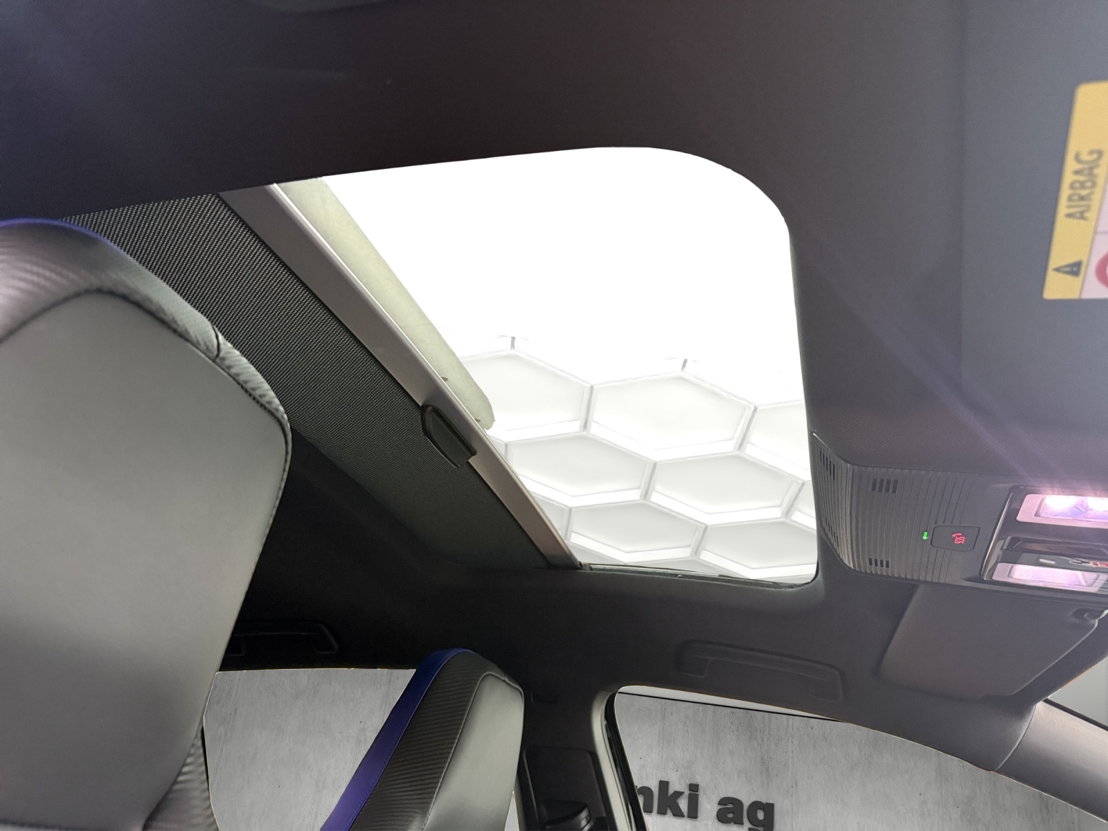 VW Golf 2.0 TSI R DSG 4 Motion-image-11
