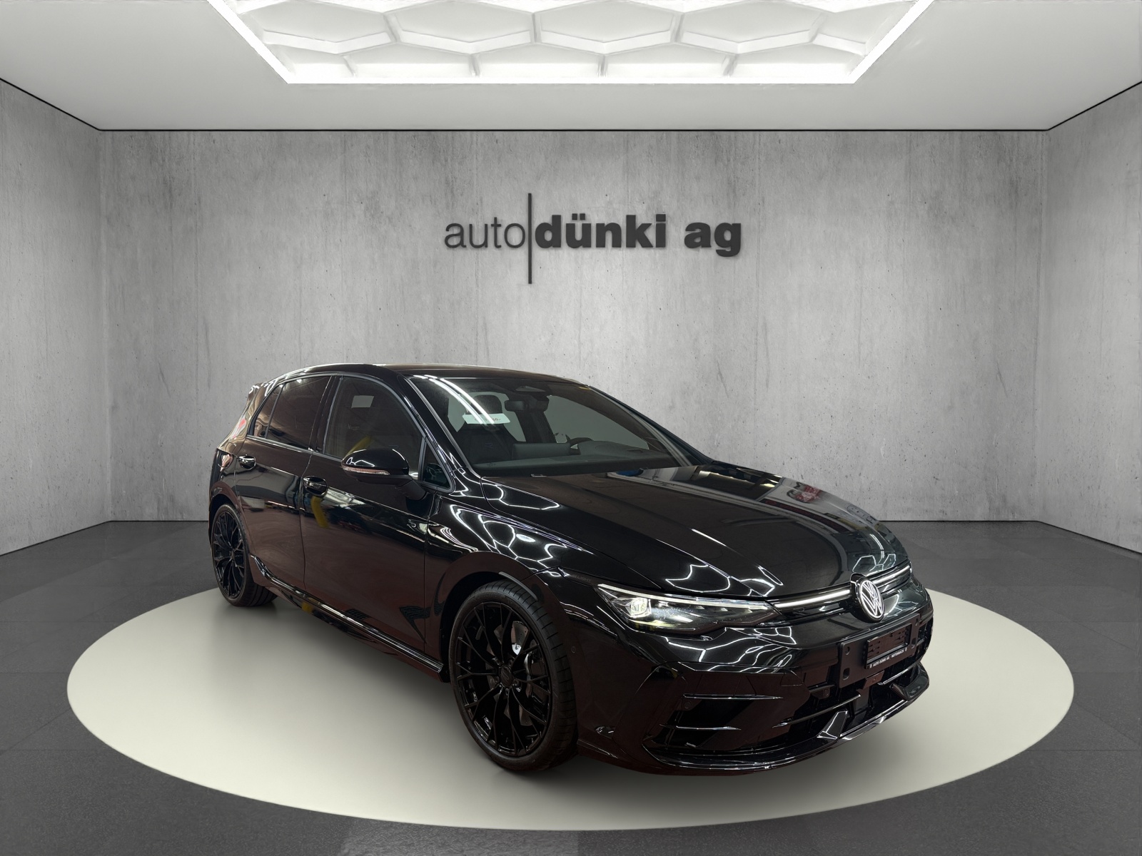 VW Golf 2.0 TSI R DSG 4 Motion-image-5