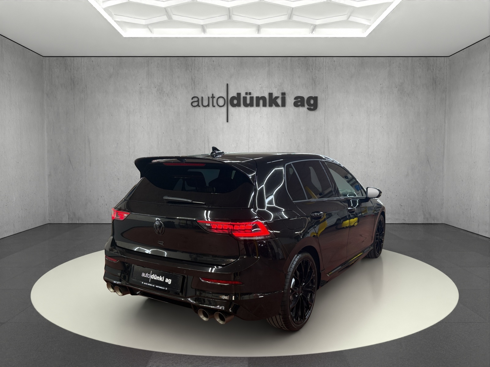 VW Golf 2.0 TSI R DSG 4 Motion-image-3