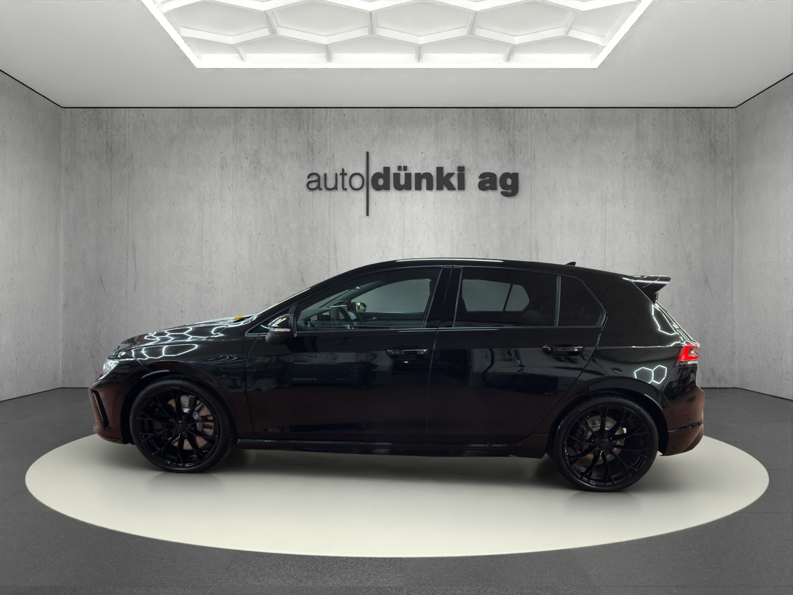 VW Golf 2.0 TSI R DSG 4 Motion-image-1
