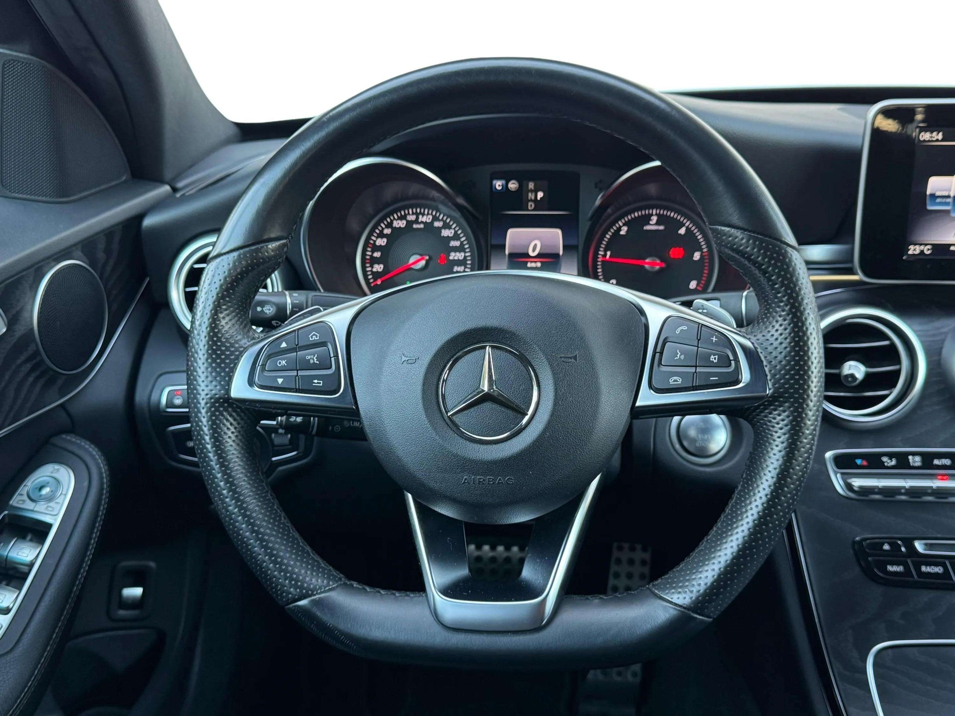 MERCEDES-BENZ C 250 BlueTEC AMG Line 4Matic 9G-Tronic-image-11