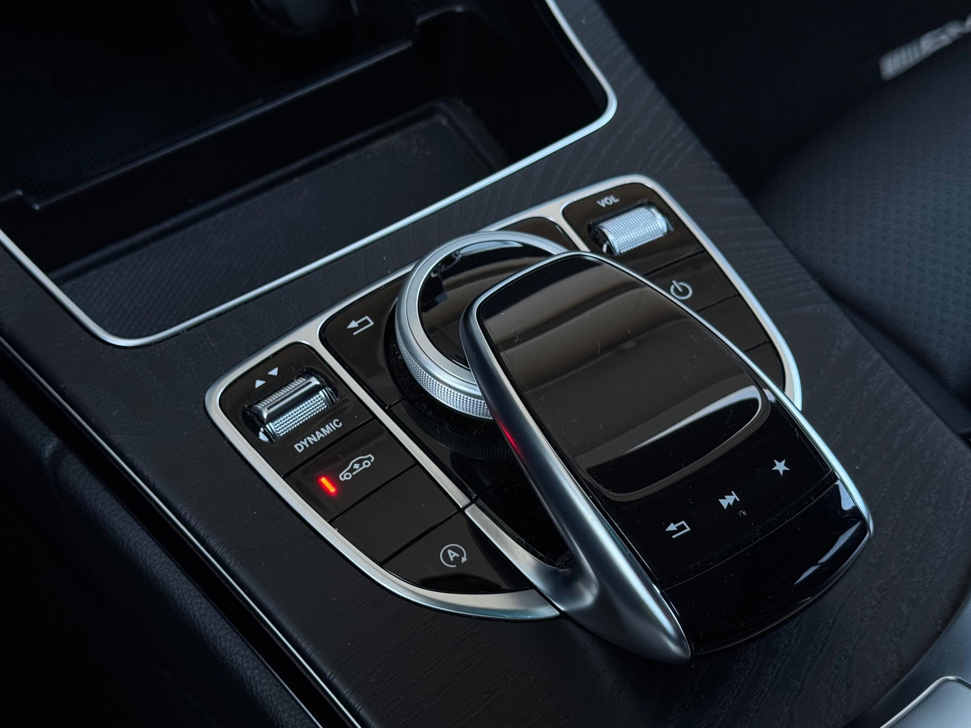MERCEDES-BENZ C 250 BlueTEC AMG Line 4Matic 9G-Tronic-image-16