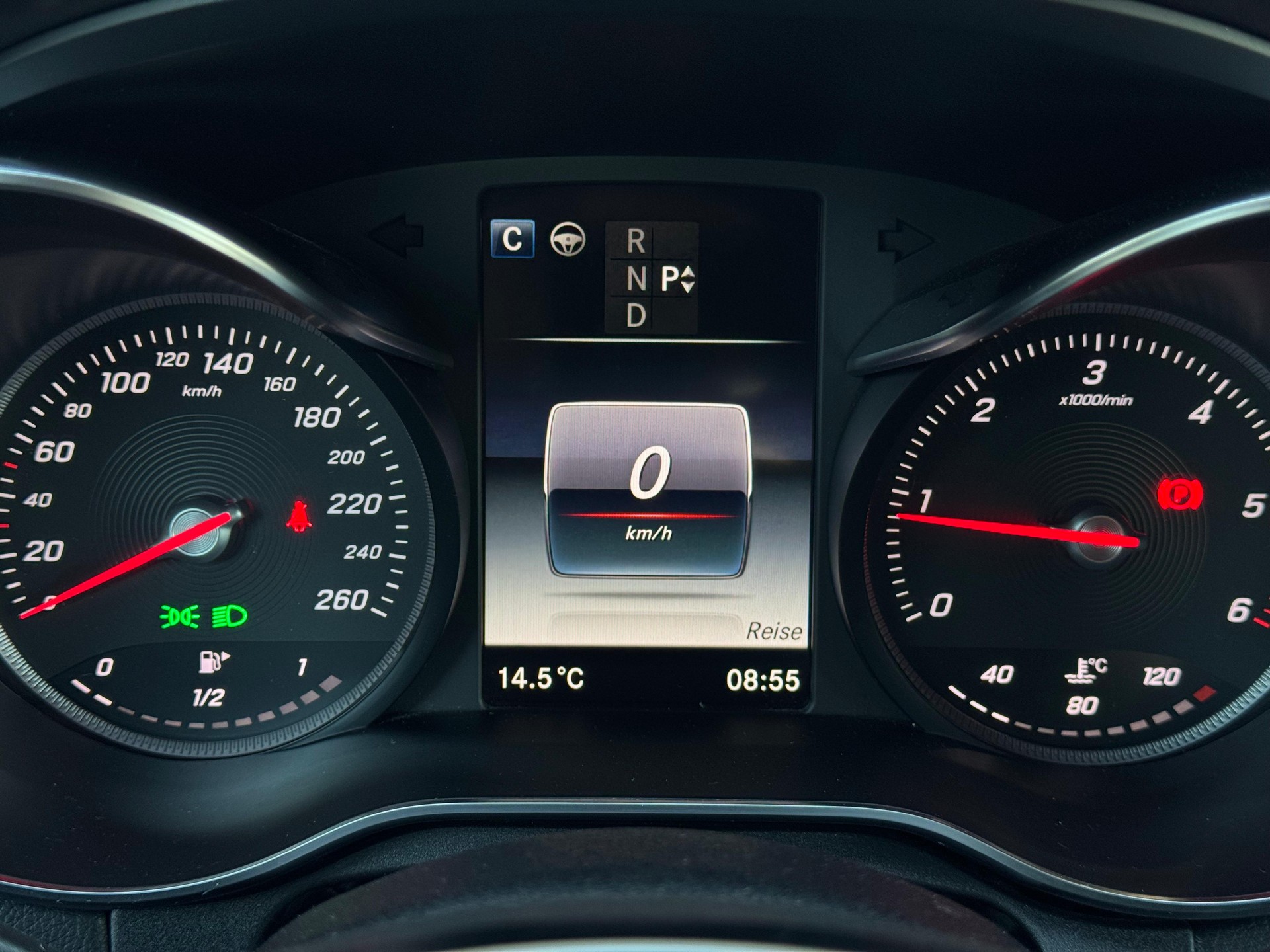 MERCEDES-BENZ C 250 BlueTEC AMG Line 4Matic 9G-Tronic-image-12