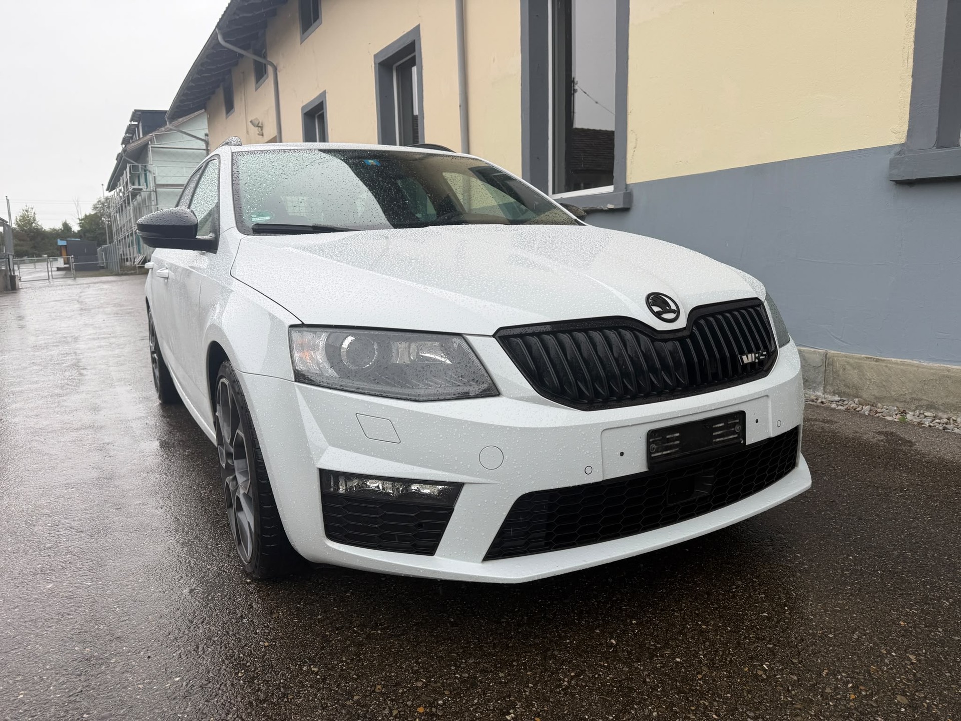 SKODA Octavia Combi 2.0 TDI RS 4x4 DSG-image-9