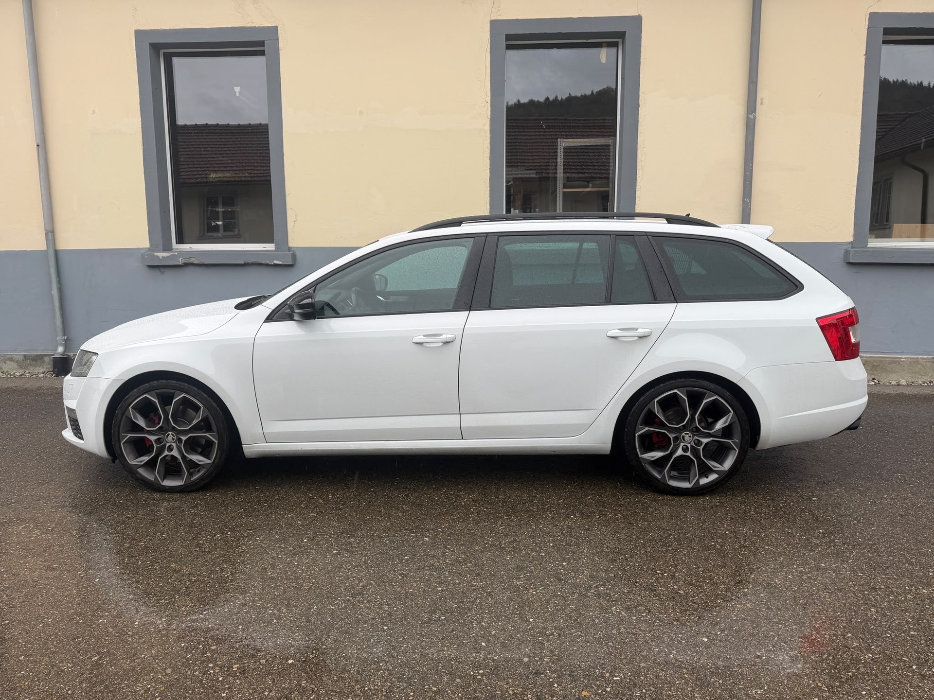 SKODA Octavia Combi 2.0 TDI RS 4x4 DSG-image-7