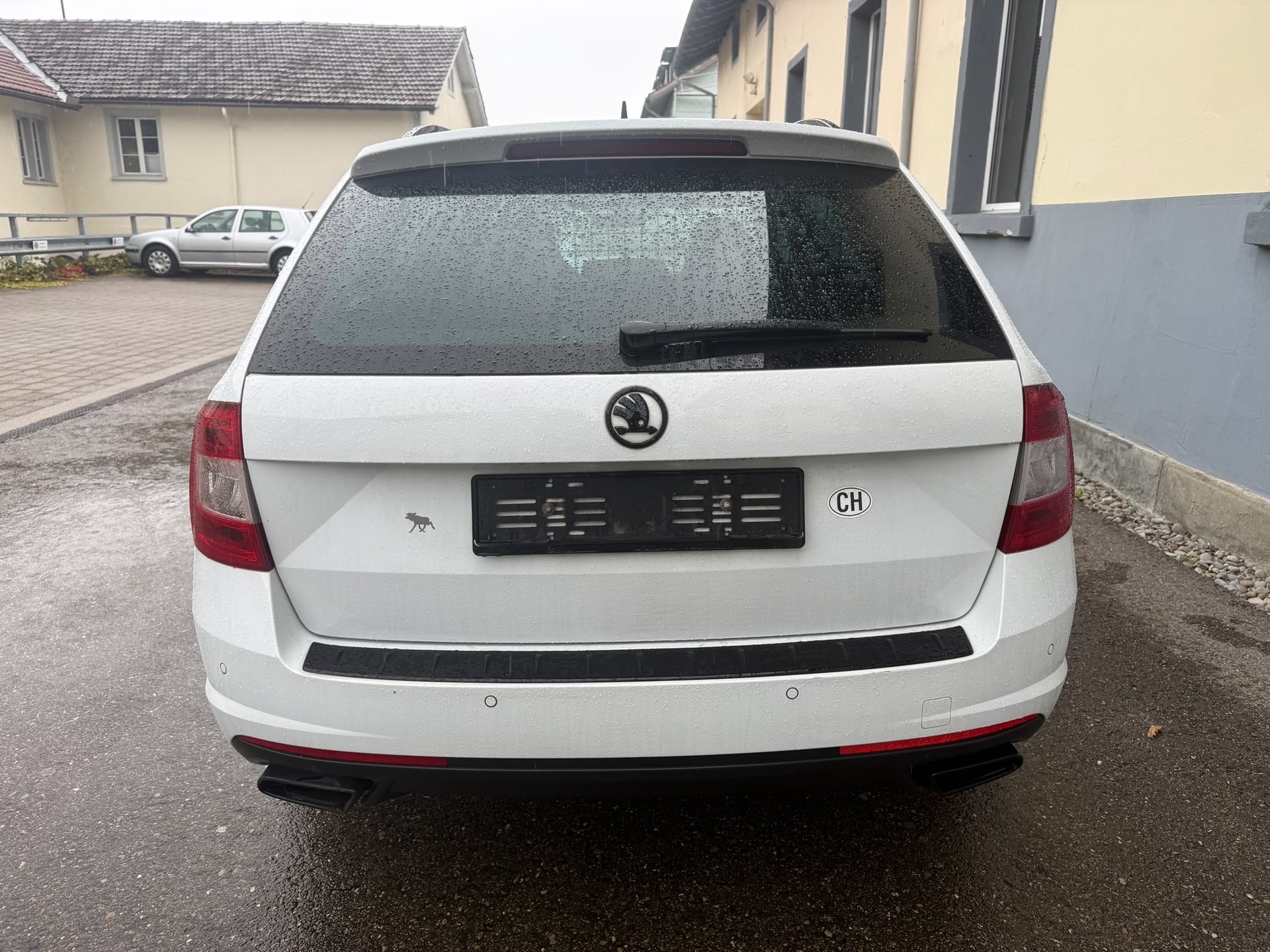 SKODA Octavia Combi 2.0 TDI RS 4x4 DSG-image-3