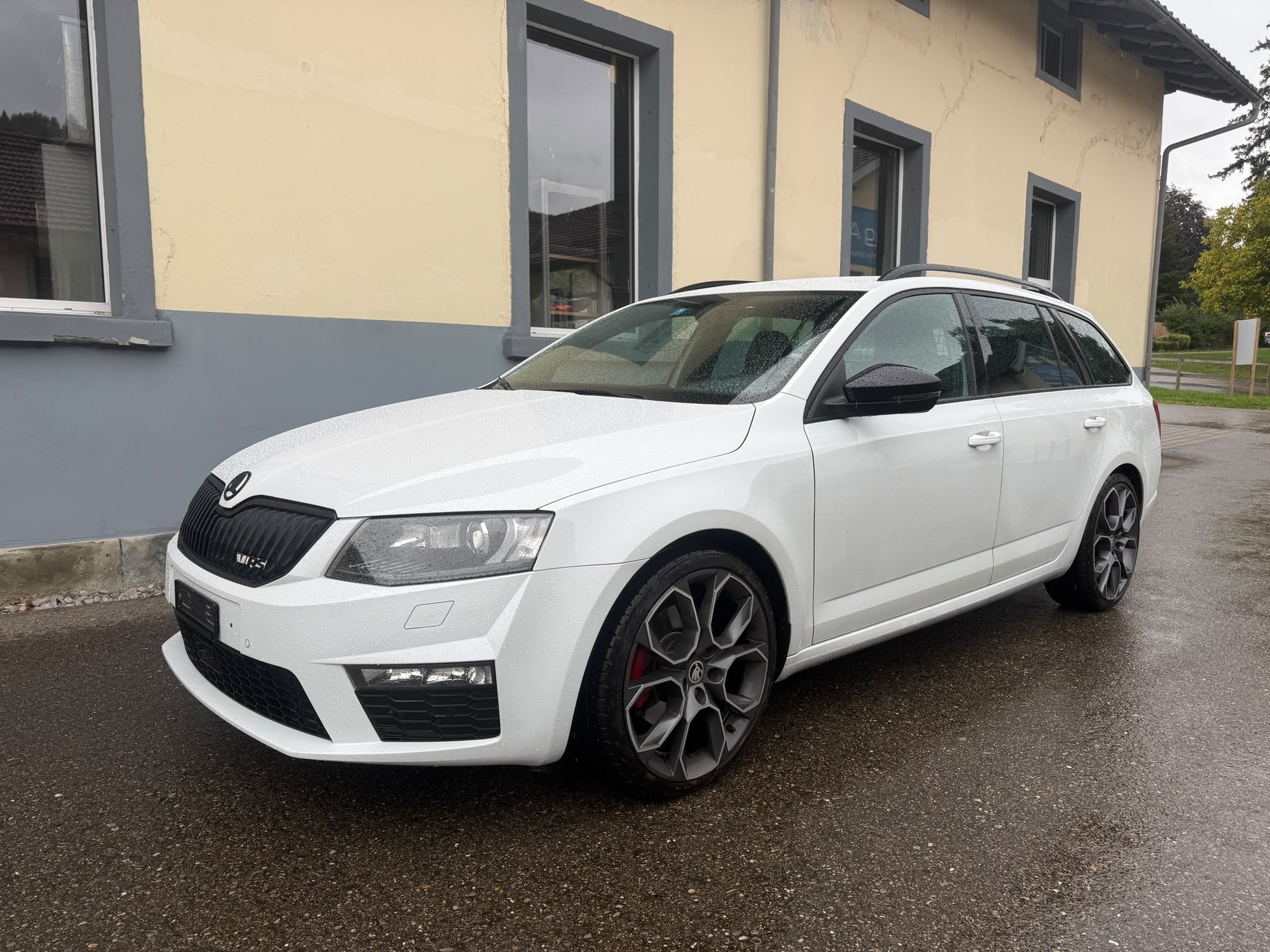 SKODA Octavia Combi 2.0 TDI RS 4x4 DSG-image-8