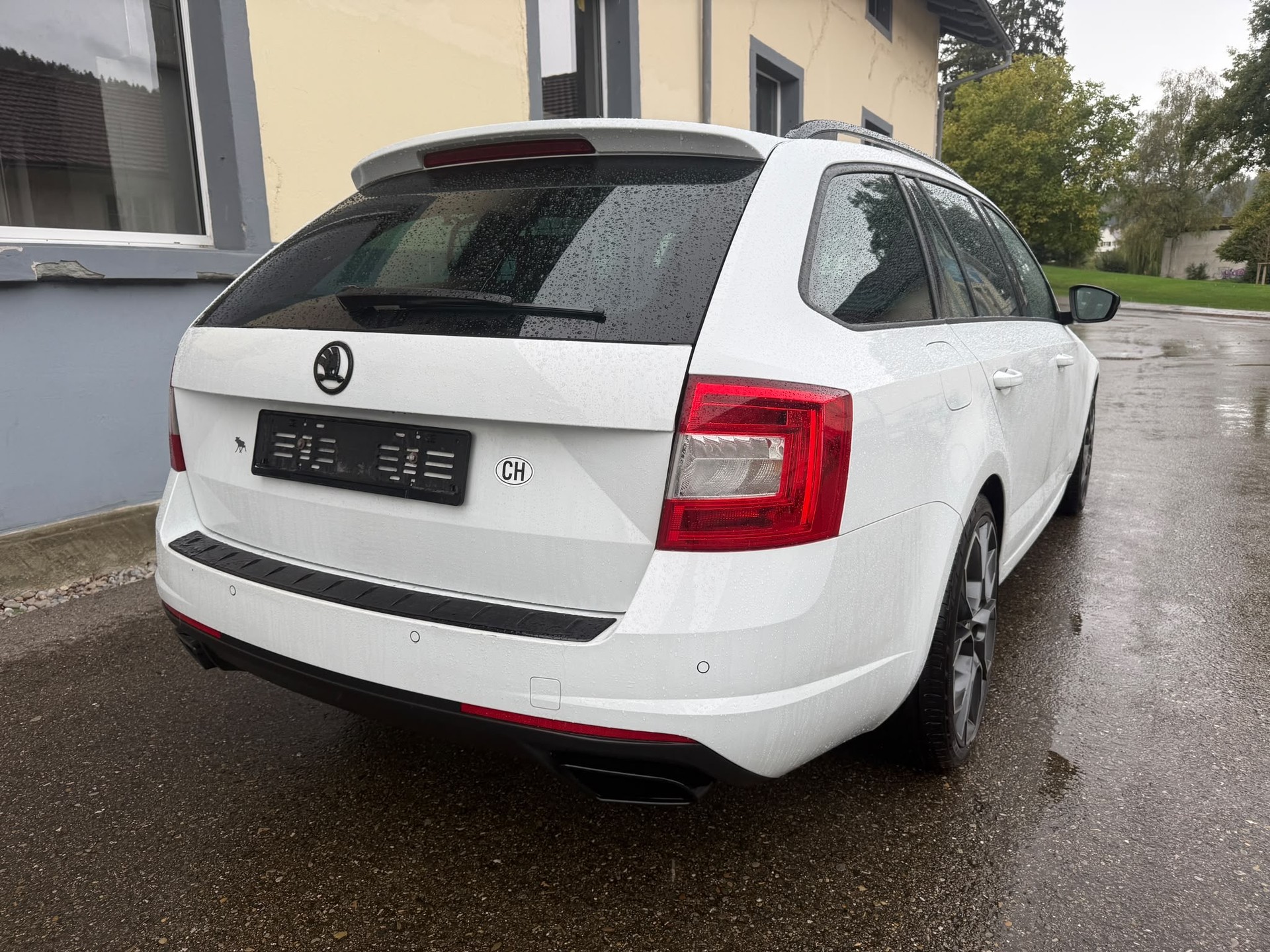 SKODA Octavia Combi 2.0 TDI RS 4x4 DSG-image-5