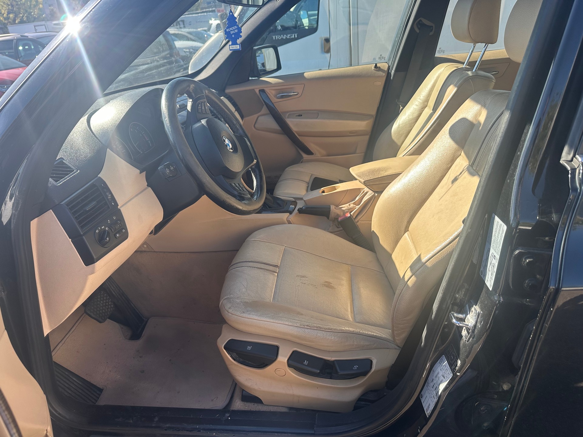 BMW X3 2.5i-image-9