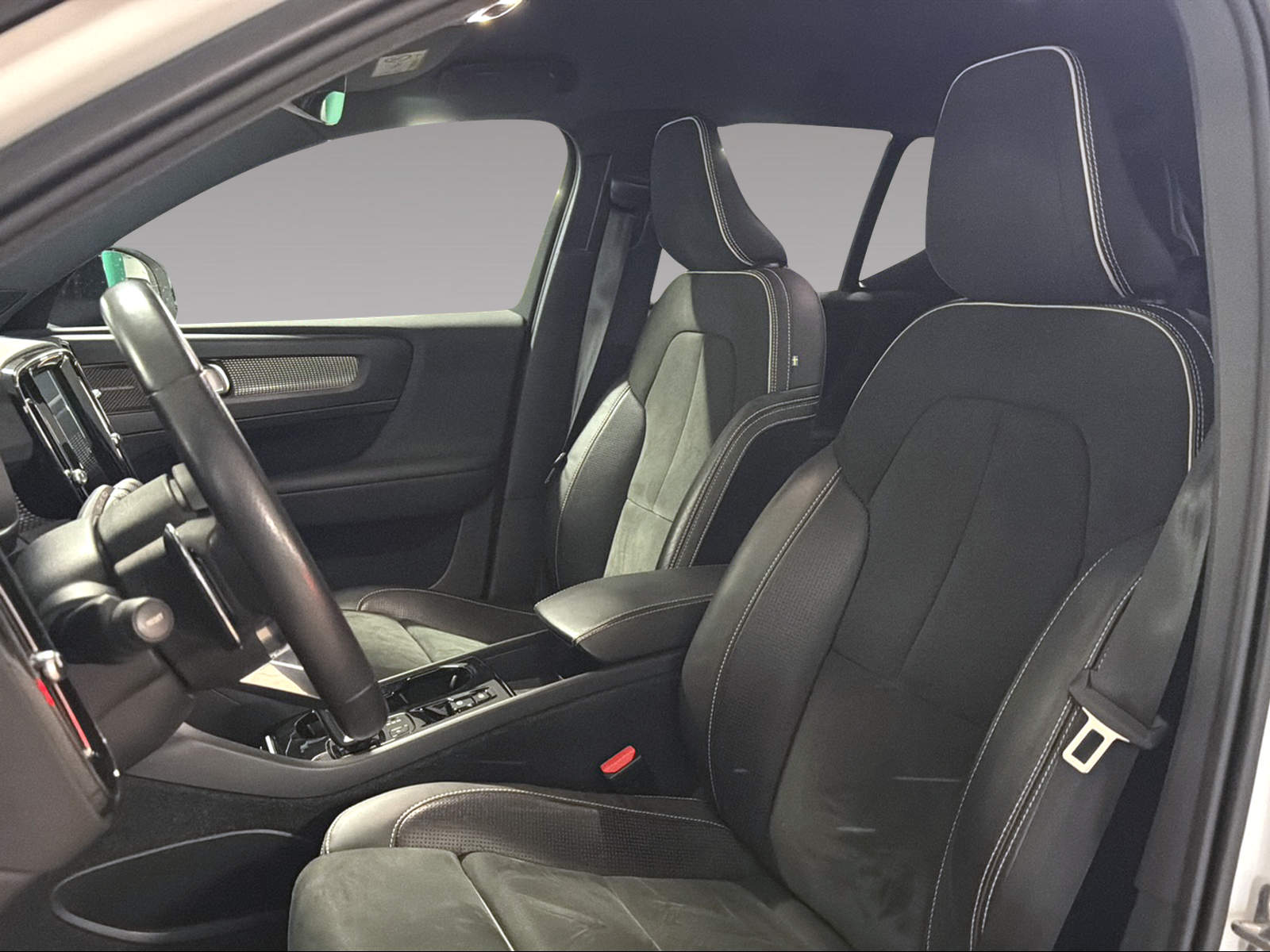 VOLVO XC40 1.5 T5 TE R-Design-image-7