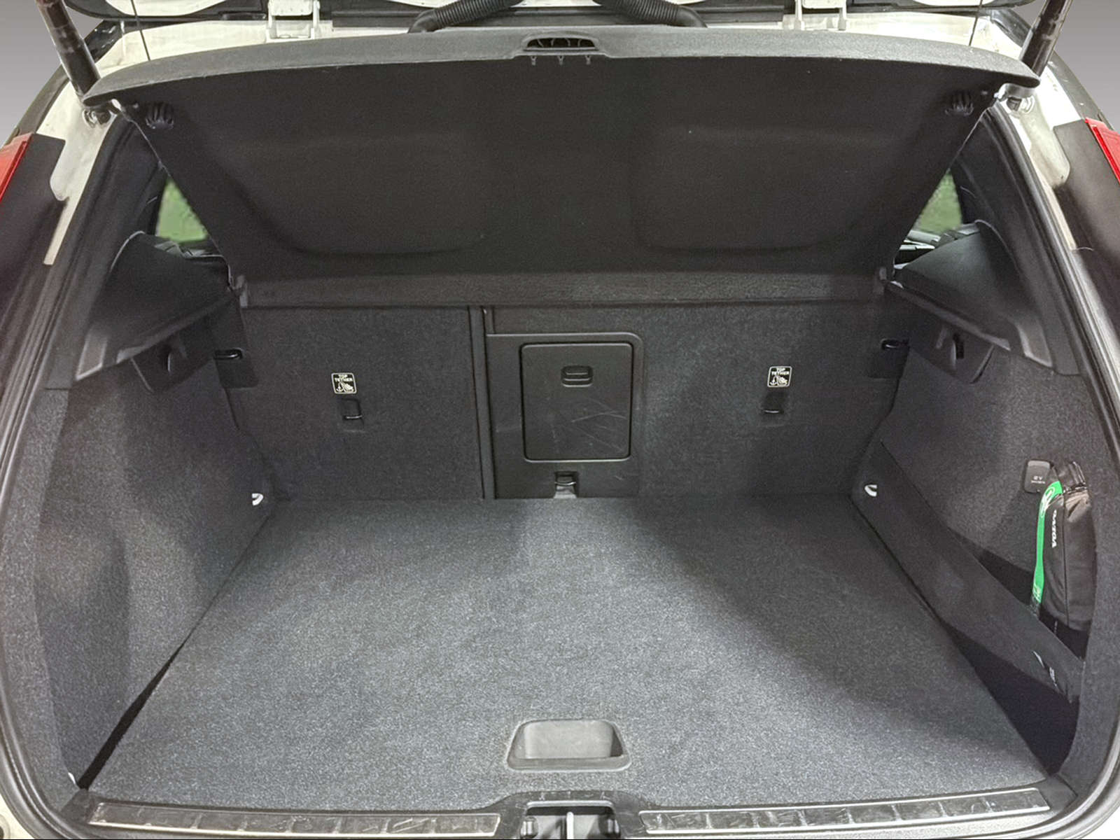 VOLVO XC40 1.5 T5 TE R-Design-image-5