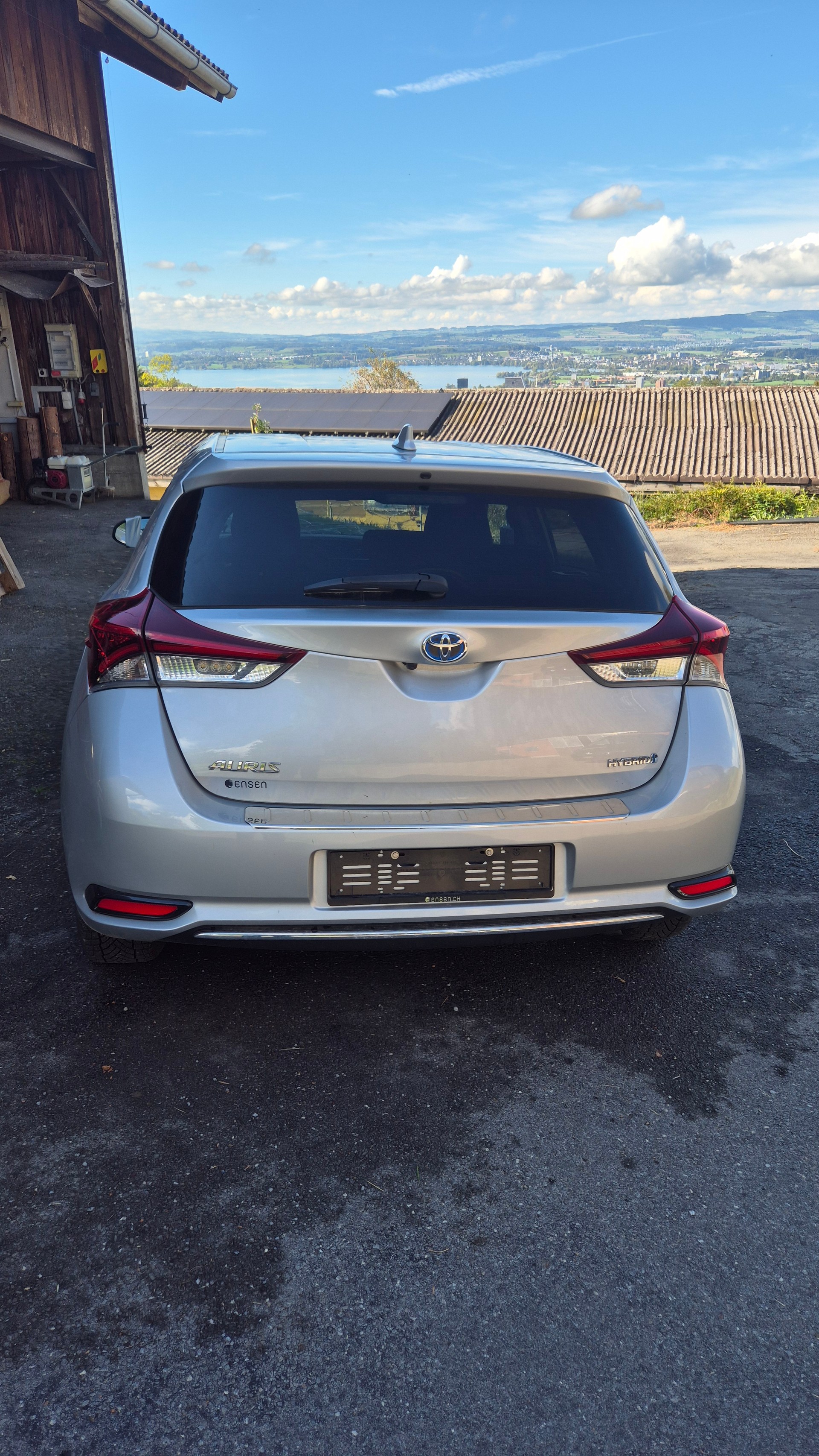 TOYOTA Auris 1.8 HSD Comfort e-CVT-image-4