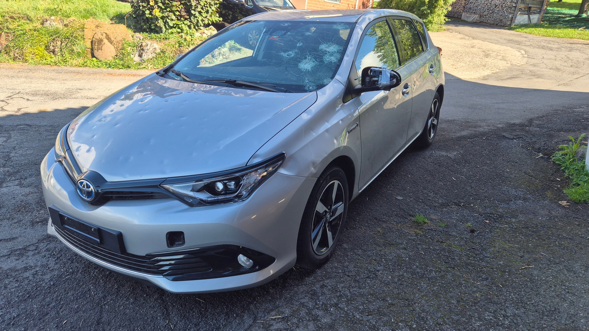 TOYOTA Auris 1.8 HSD Comfort e-CVT-image-0
