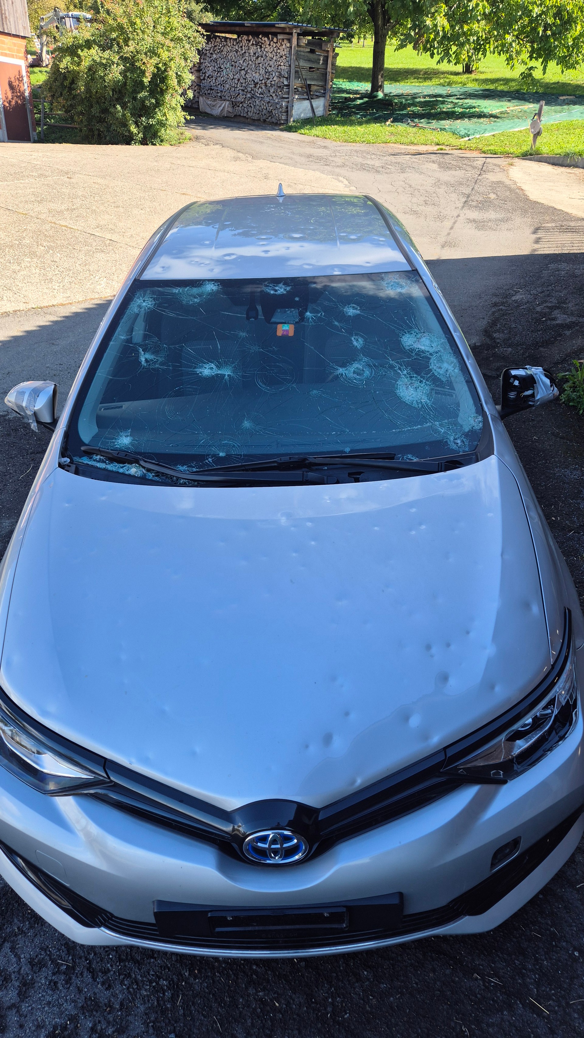 TOYOTA Auris 1.8 HSD Comfort e-CVT-image-9