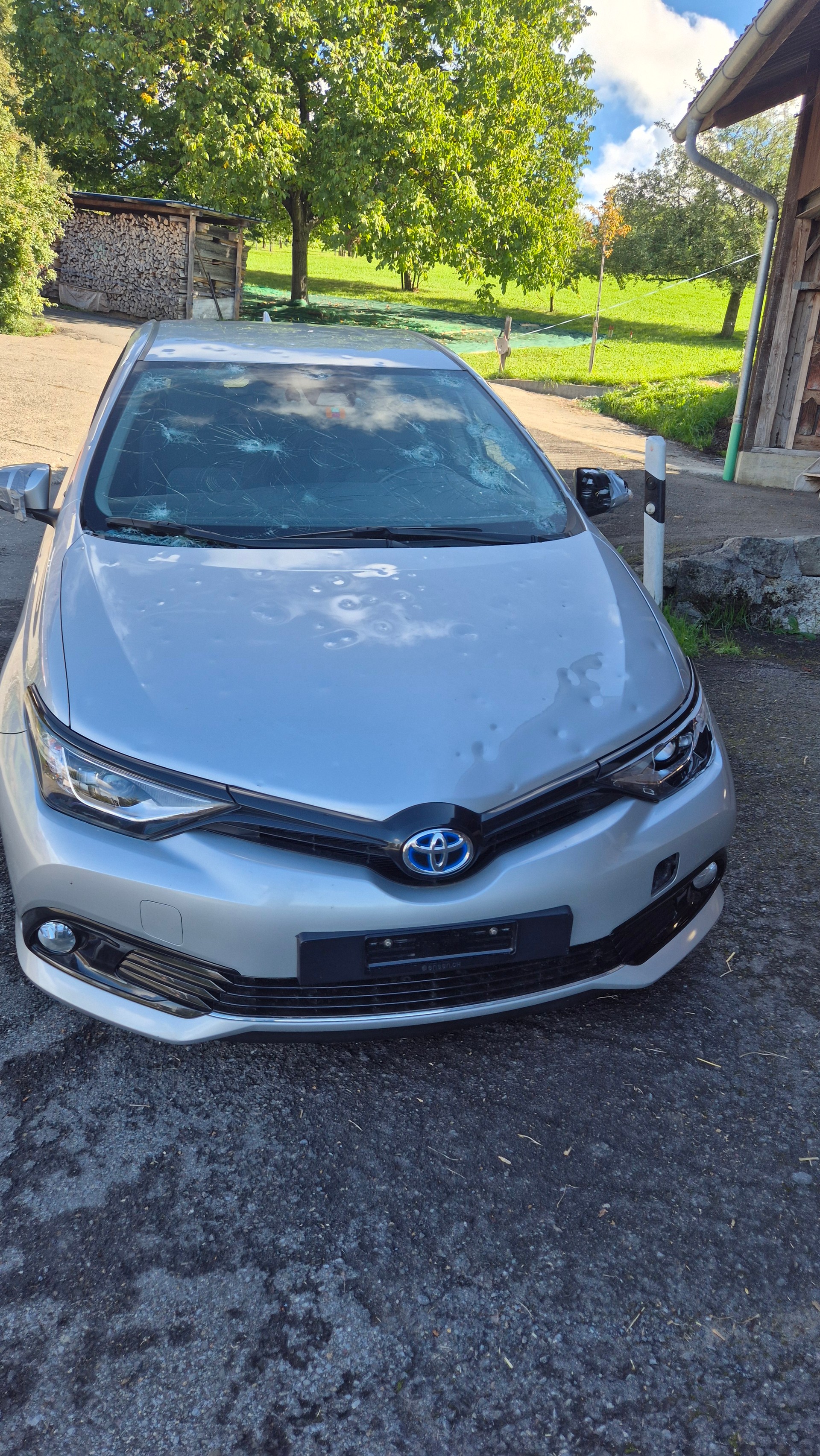TOYOTA Auris 1.8 HSD Comfort e-CVT-image-8