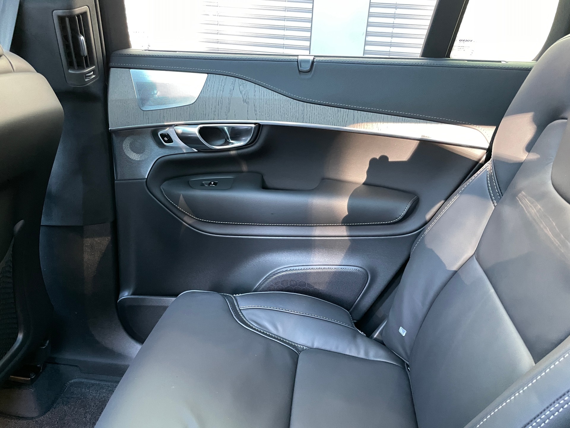 VOLVO XC90 T8 eAWD PluginHybrid Ultra Dark Geartronic-image-16