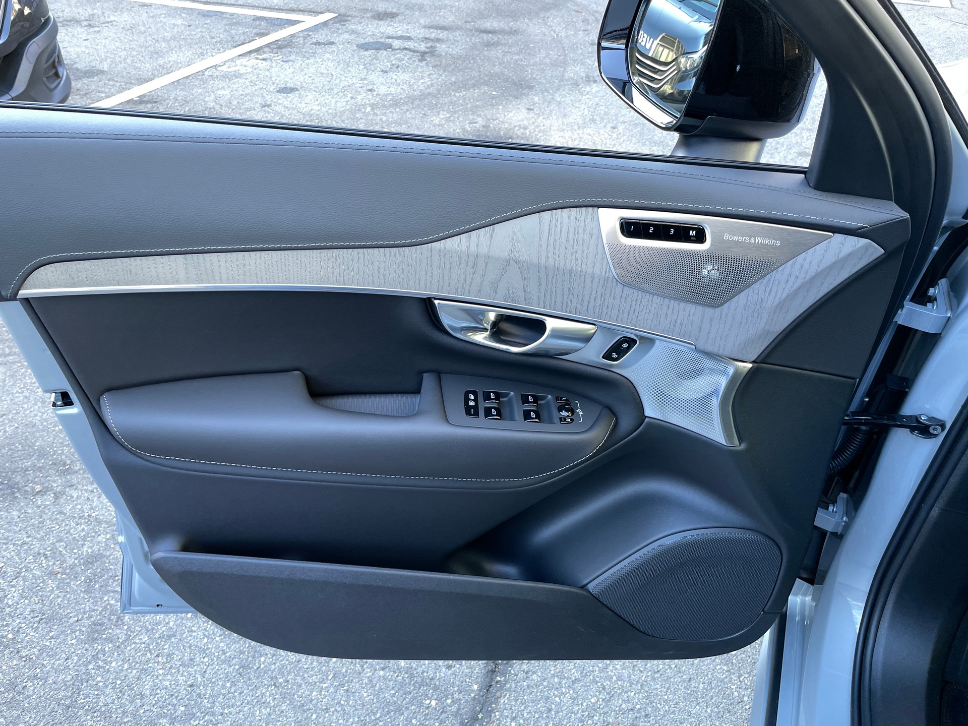 VOLVO XC90 T8 eAWD PluginHybrid Ultra Dark Geartronic-image-9