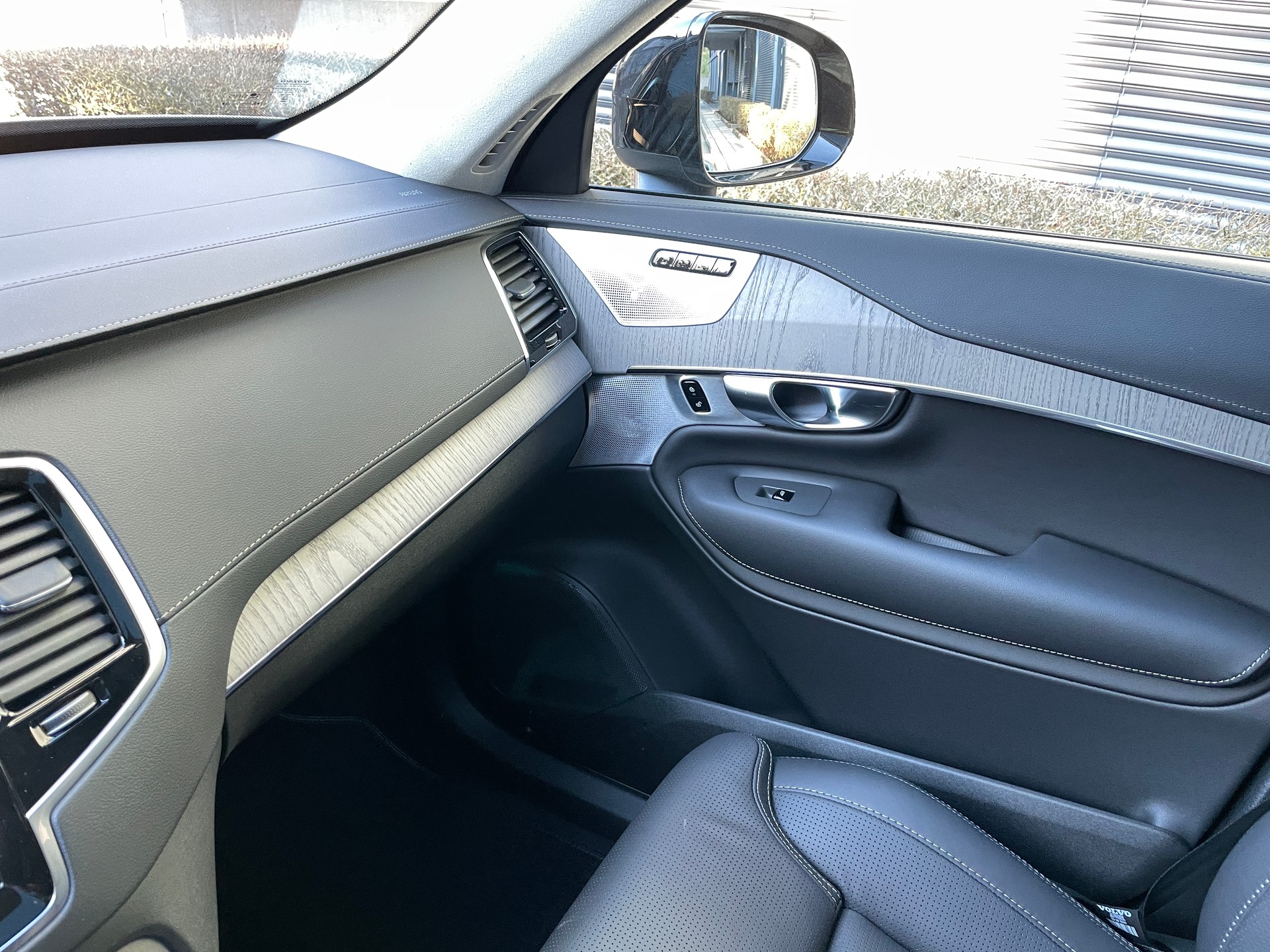 VOLVO XC90 T8 eAWD PluginHybrid Ultra Dark Geartronic-image-25