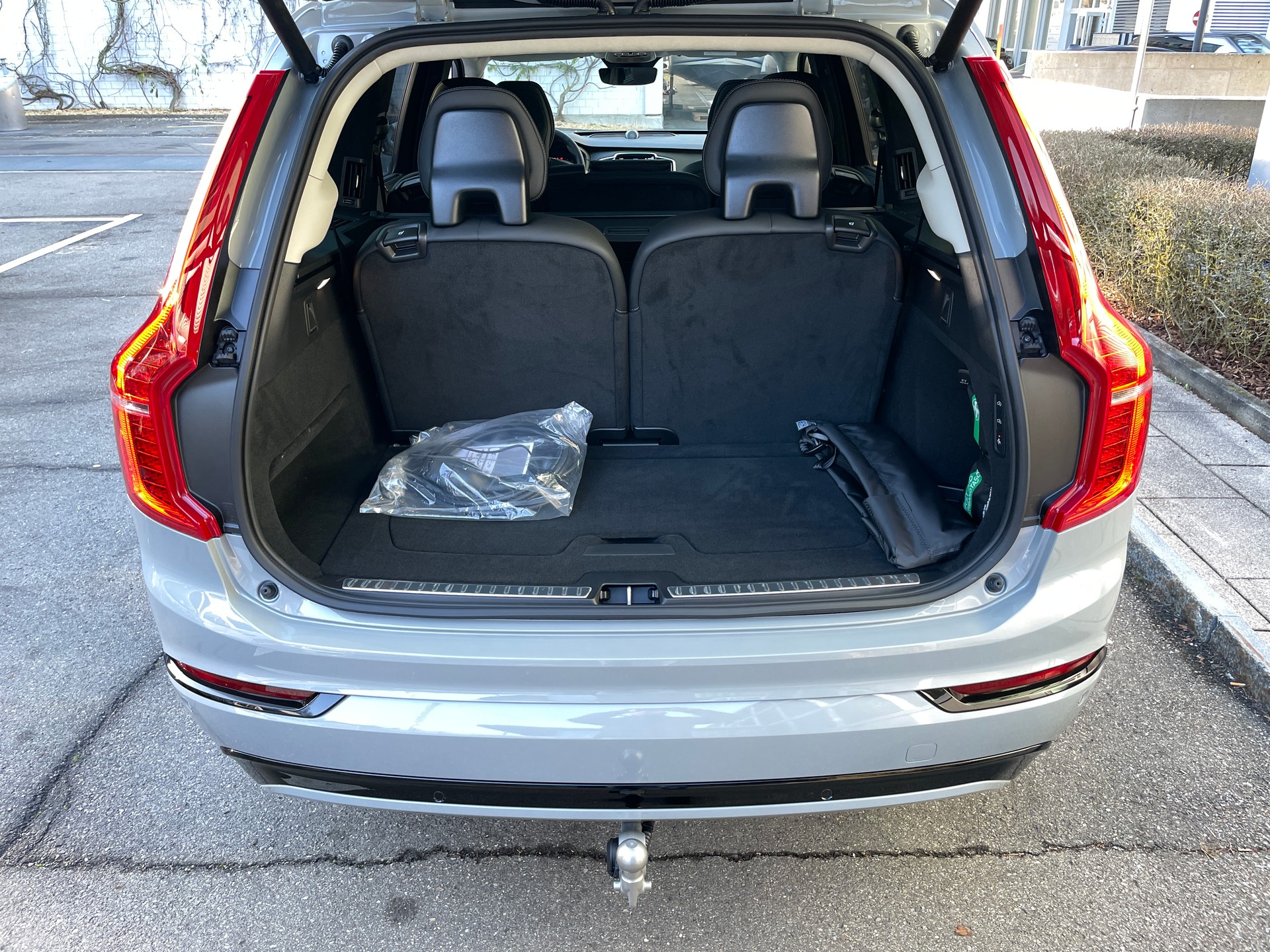 VOLVO XC90 T8 eAWD PluginHybrid Ultra Dark Geartronic-image-5